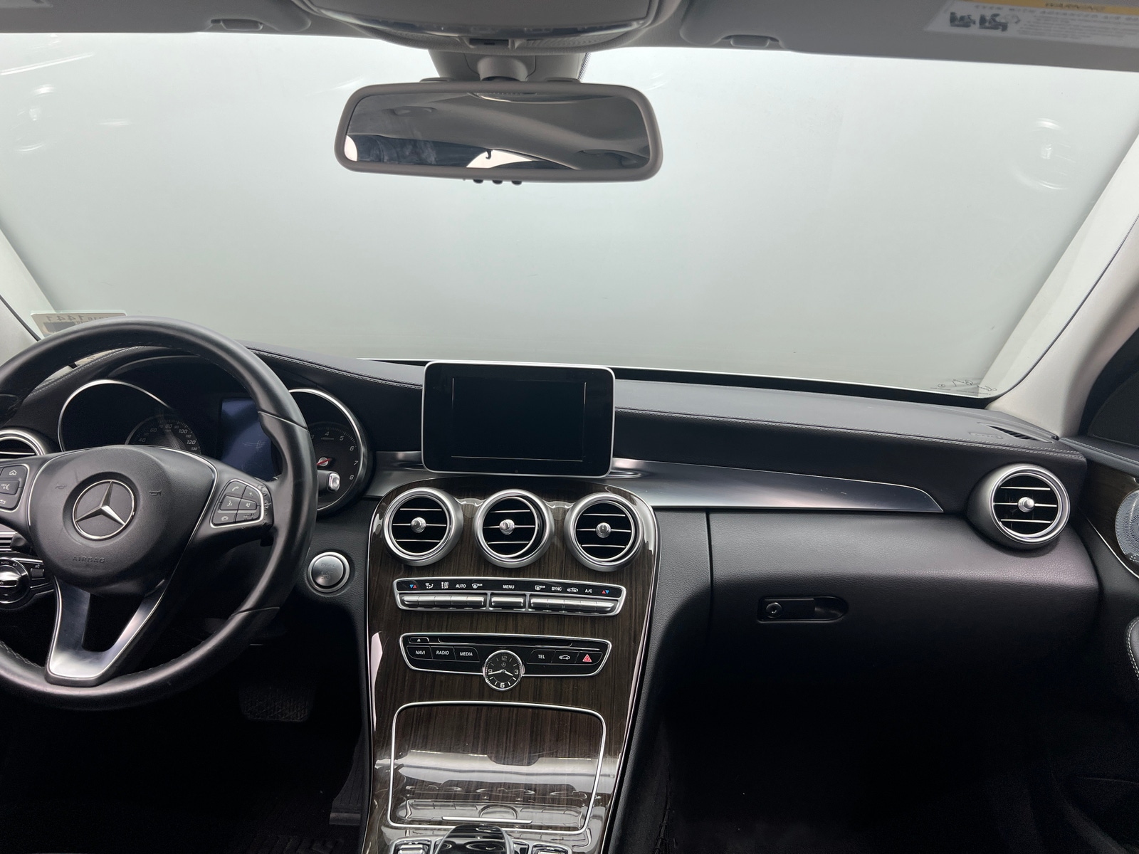 Thumbnail: 2015 Mercedes-Benz C-Class - 2