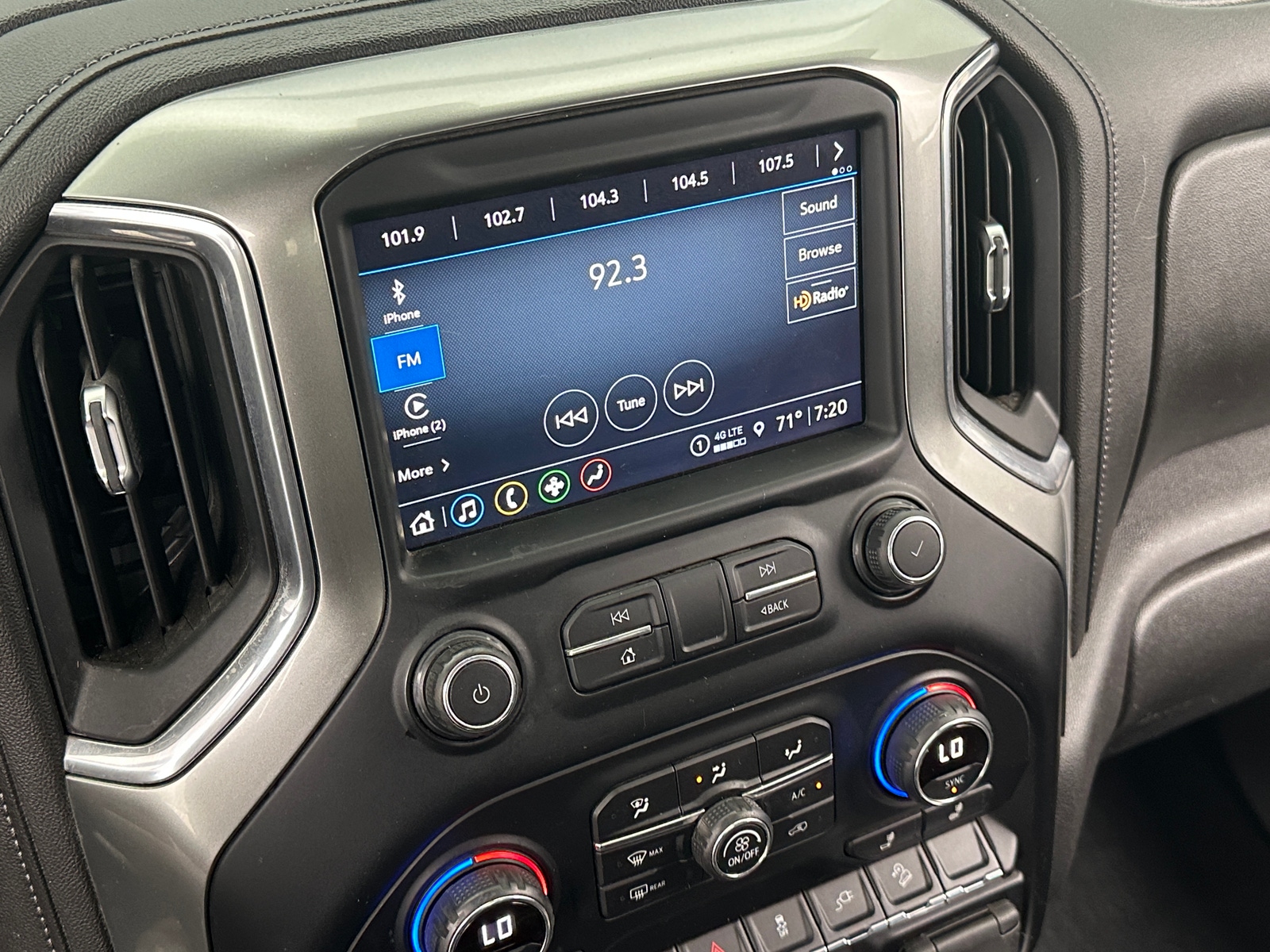 Thumbnail: 2021 Chevrolet Silverado 1500 - 4