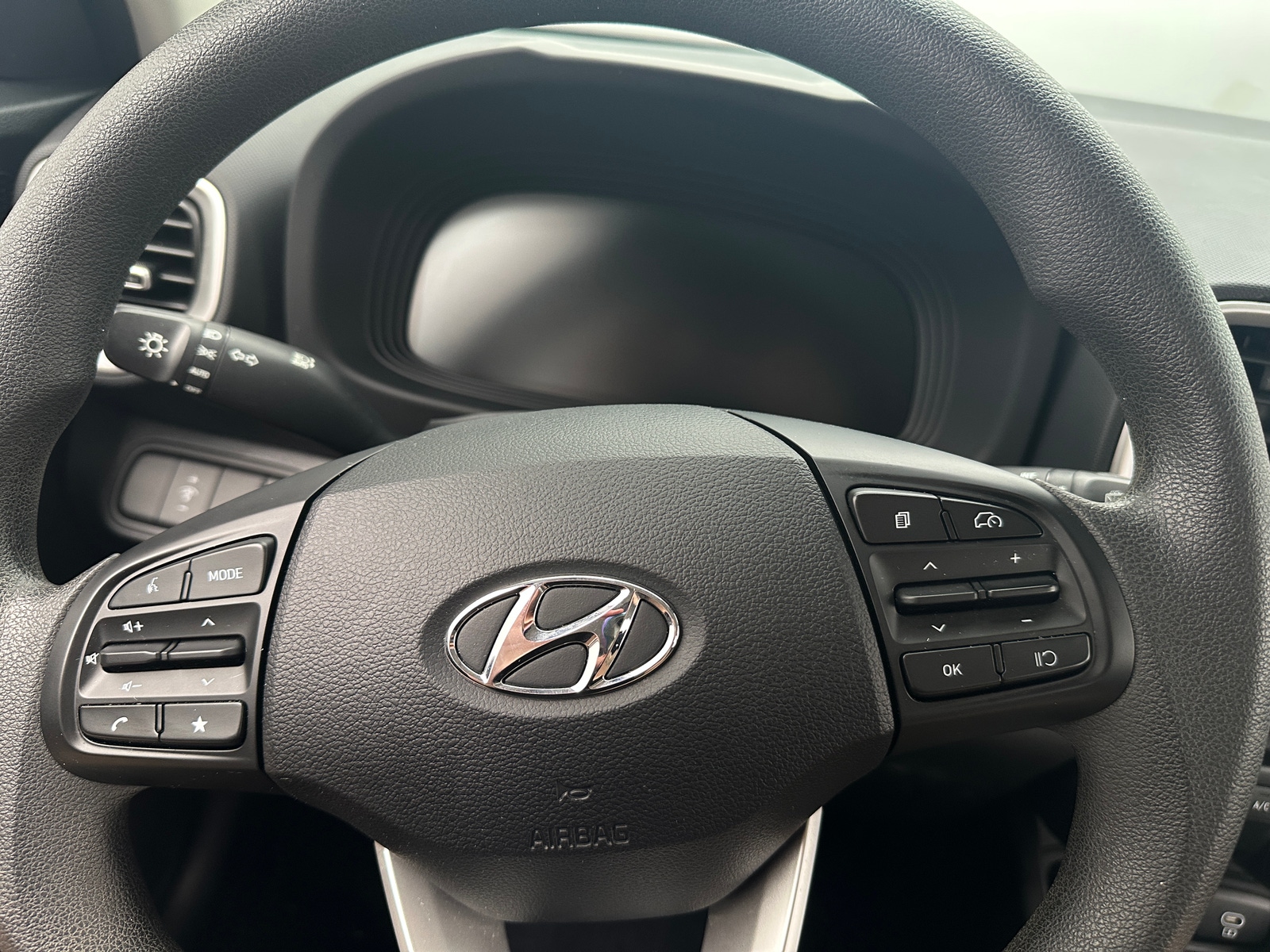 Thumbnail: 2023 Hyundai Venue - 5