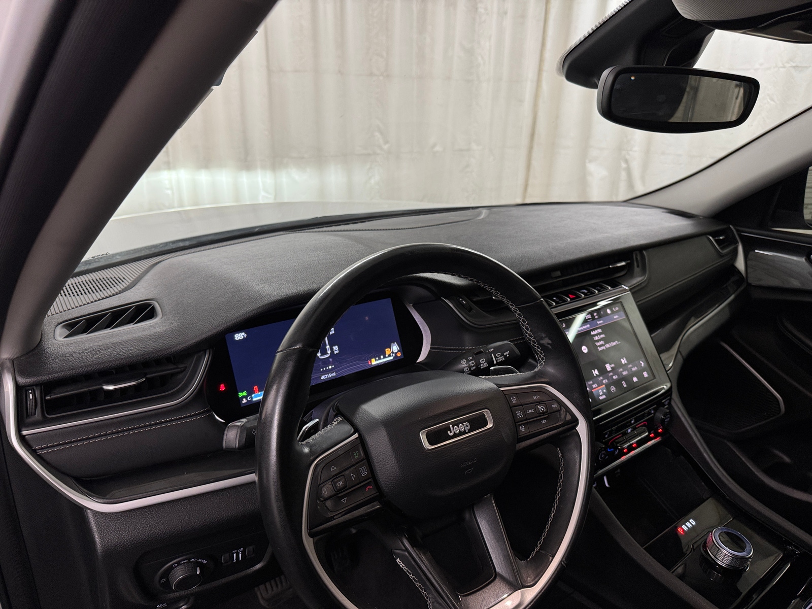 Thumbnail: 2022 Jeep Grand Cherokee L - 3