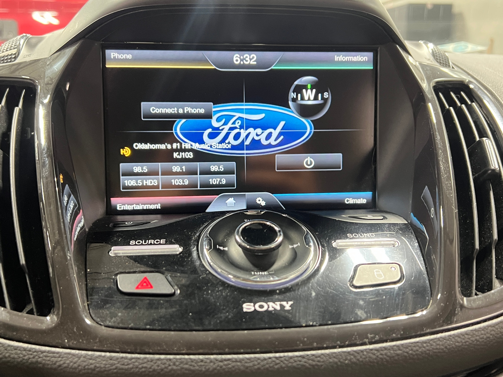 Thumbnail: 2015 Ford Escape - 3