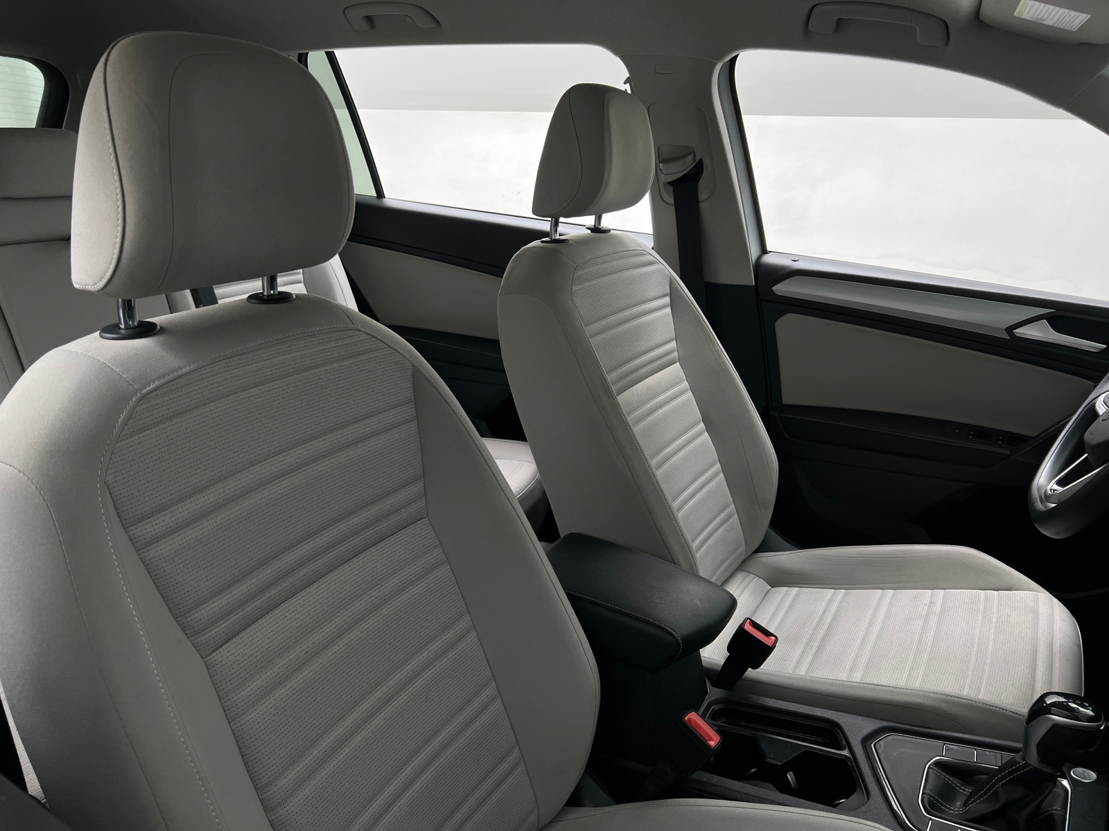 Thumbnail: 2022 Volkswagen Tiguan - 2