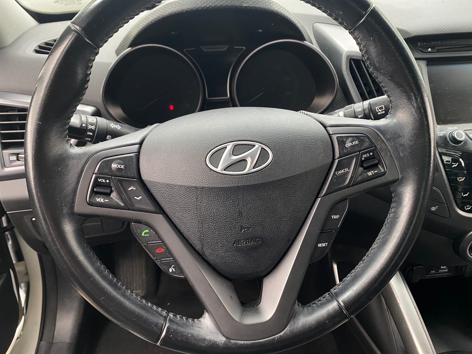 Thumbnail: 2014 Hyundai Veloster - 3