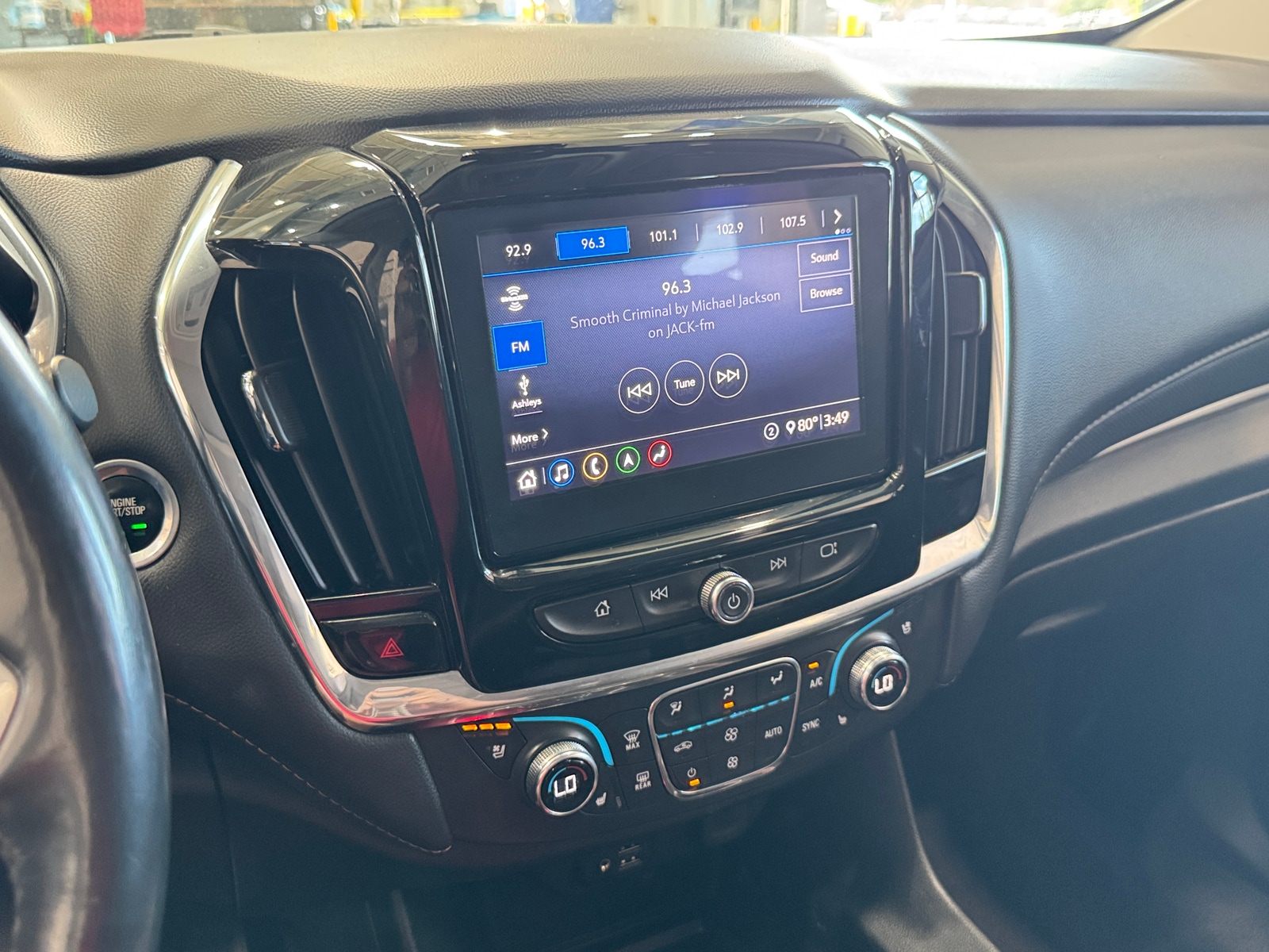 Thumbnail: 2020 Chevrolet Traverse - 3