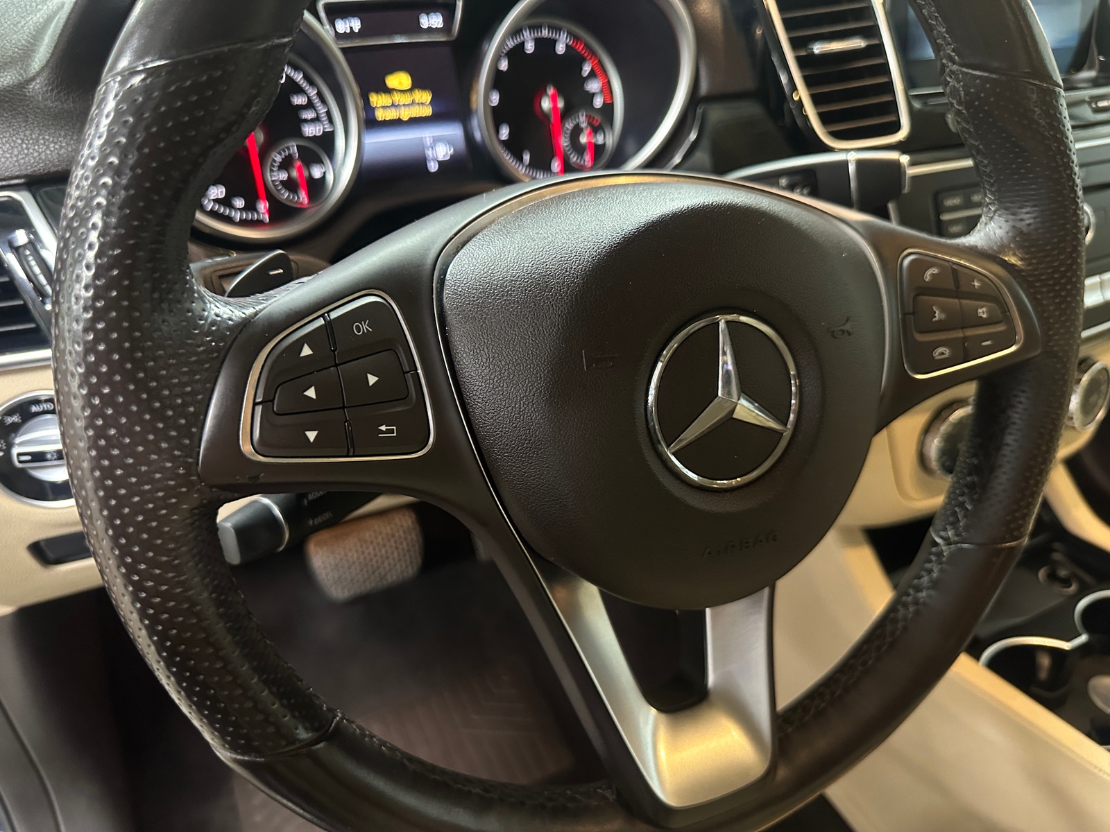 Thumbnail: 2017 Mercedes-Benz GLE - 4