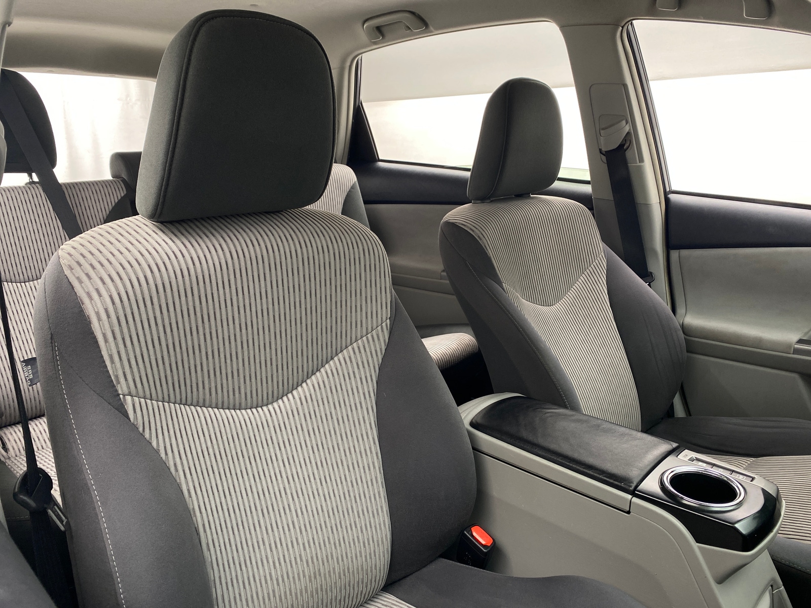 Thumbnail: 2015 Toyota Prius v - 2