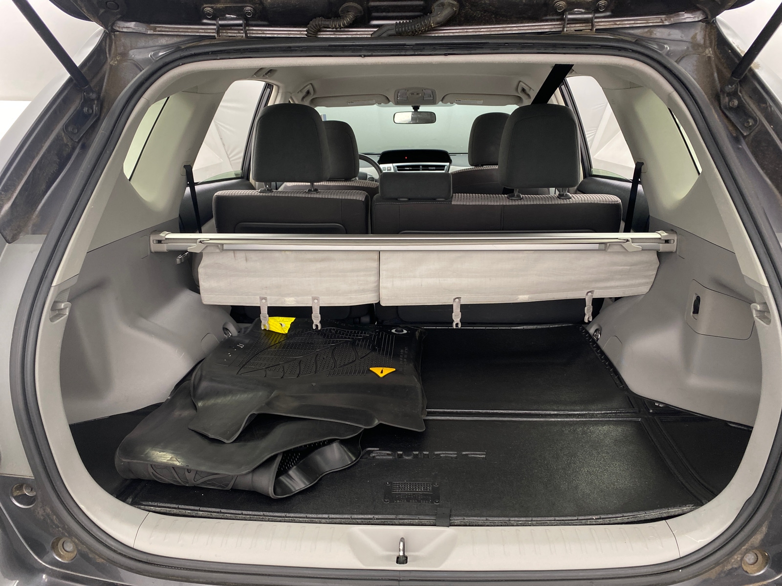 Thumbnail: 2015 Toyota Prius v - 7