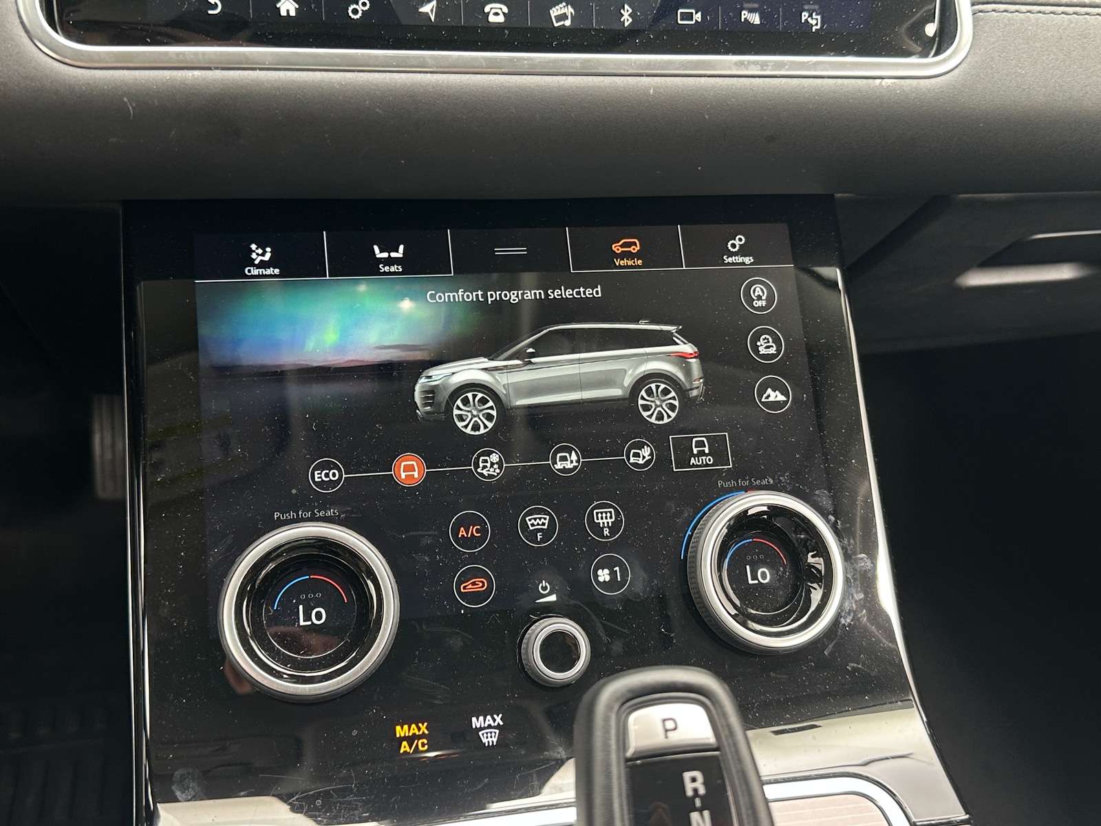 Thumbnail: 2020 Land Rover Range Rover Evoque - 3