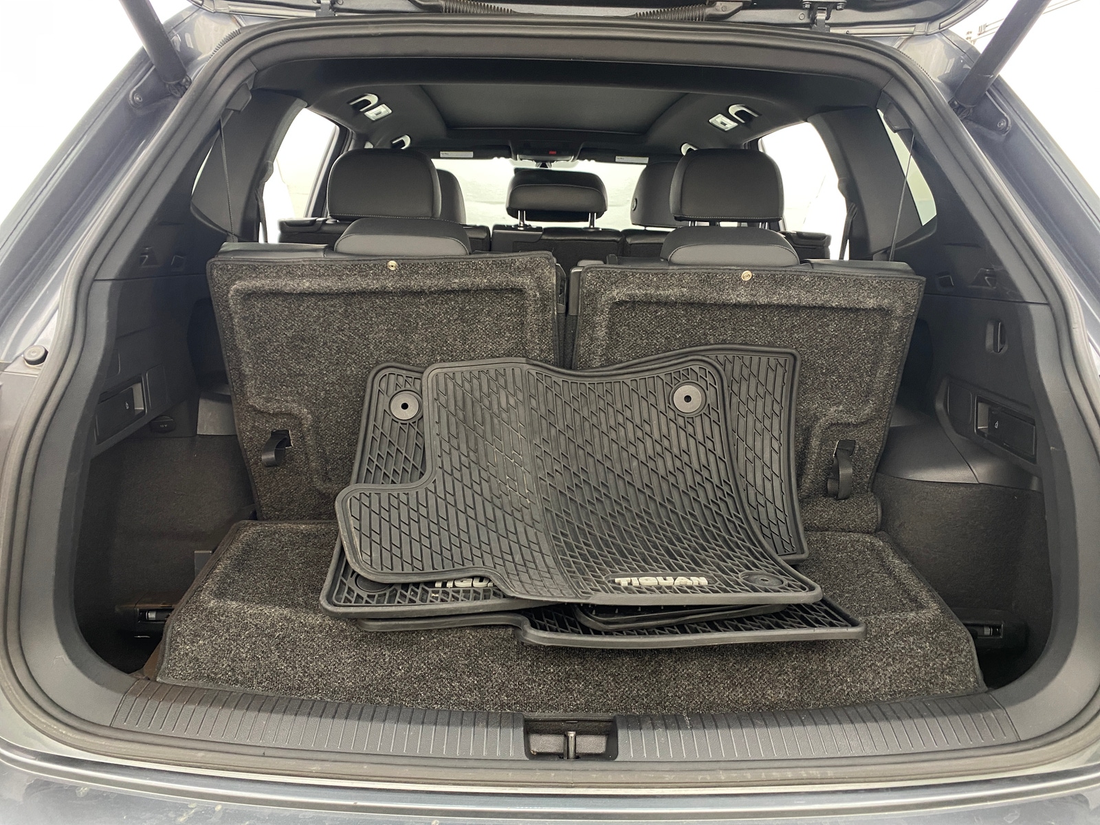 Thumbnail: 2019 Volkswagen Tiguan - 6
