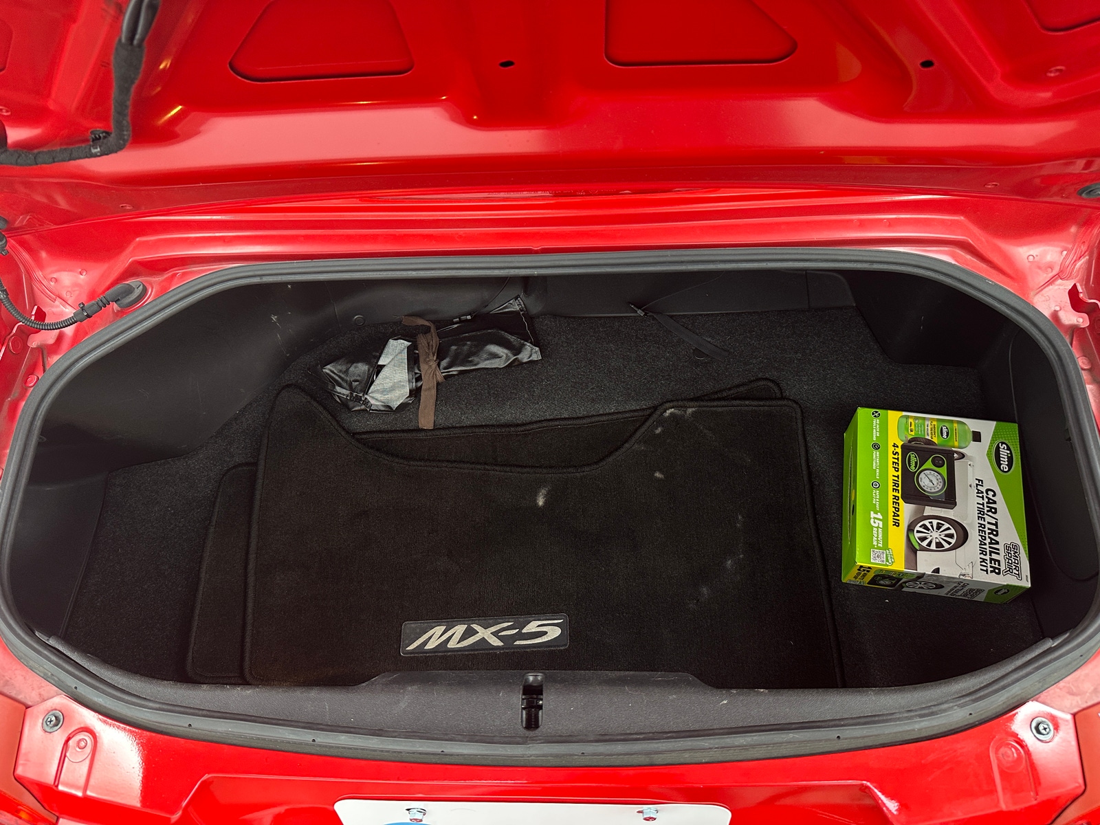 Thumbnail: 2010 Mazda MX-5 Miata - 5