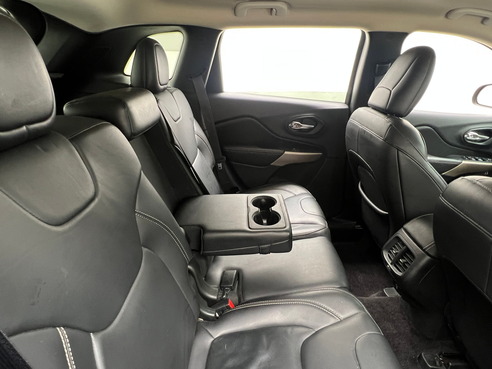 Thumbnail: 2017 Jeep Cherokee - 5