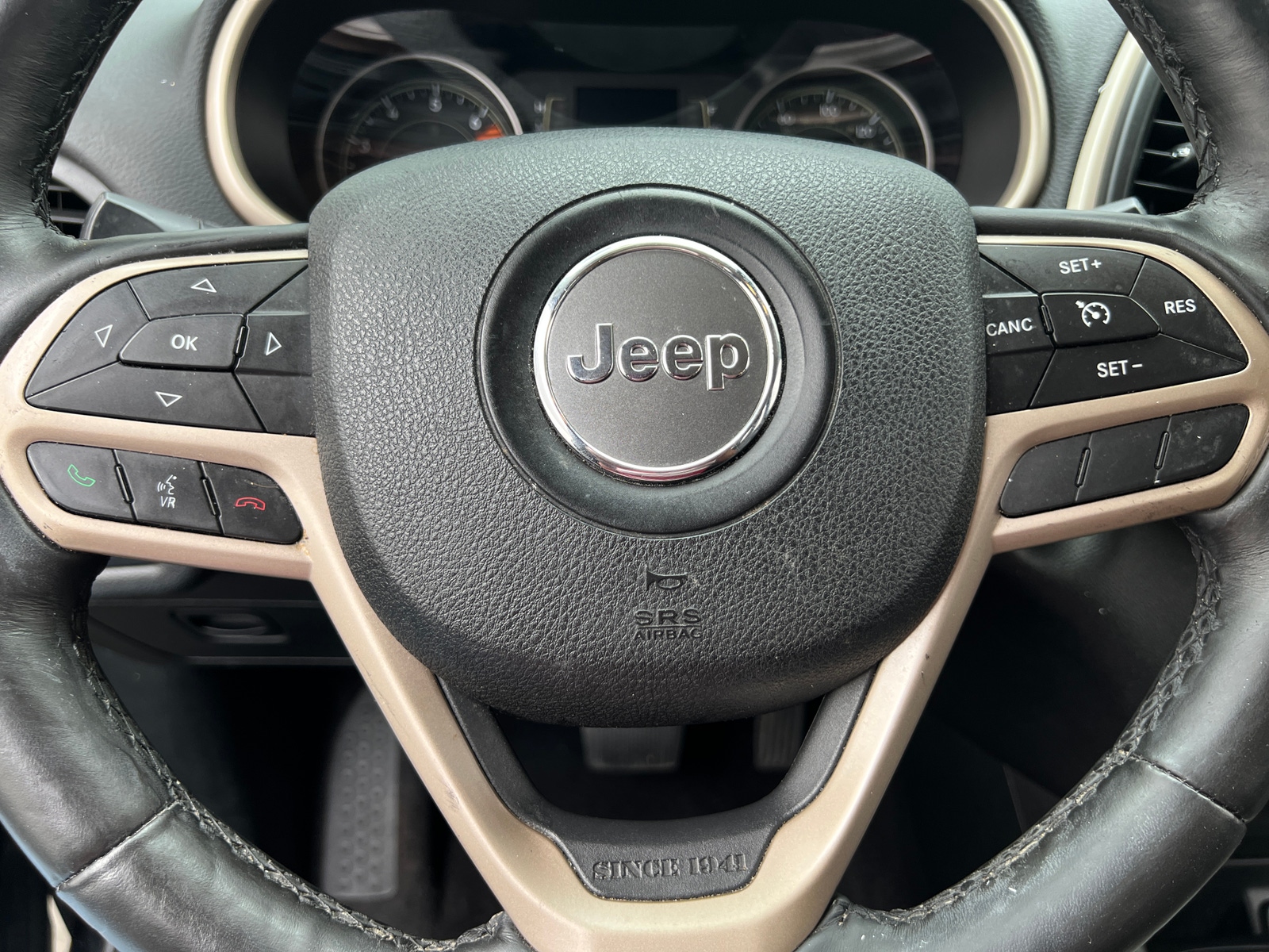 Thumbnail: 2017 Jeep Cherokee - 4