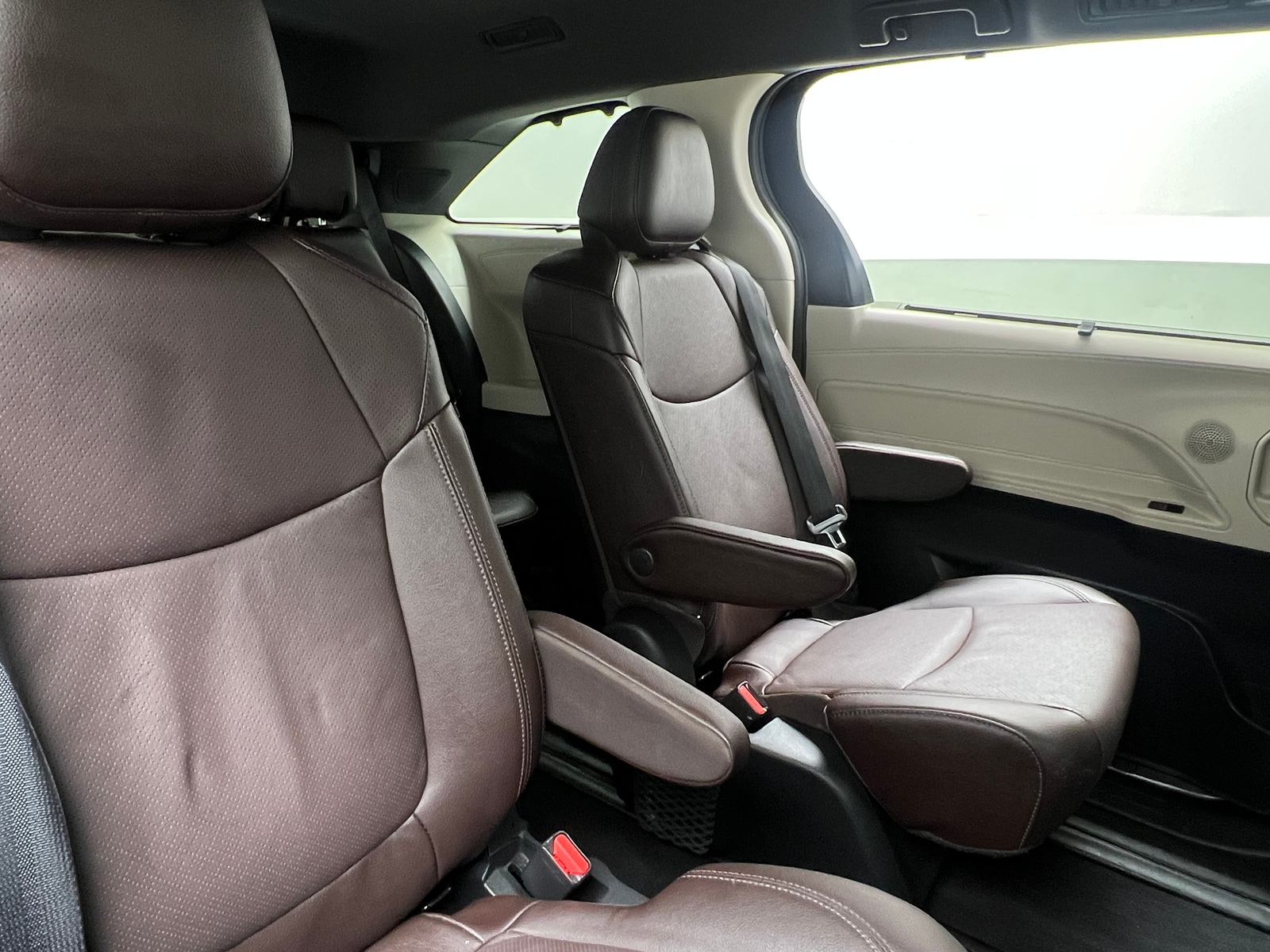 Thumbnail: 2022 Toyota Sienna - 5