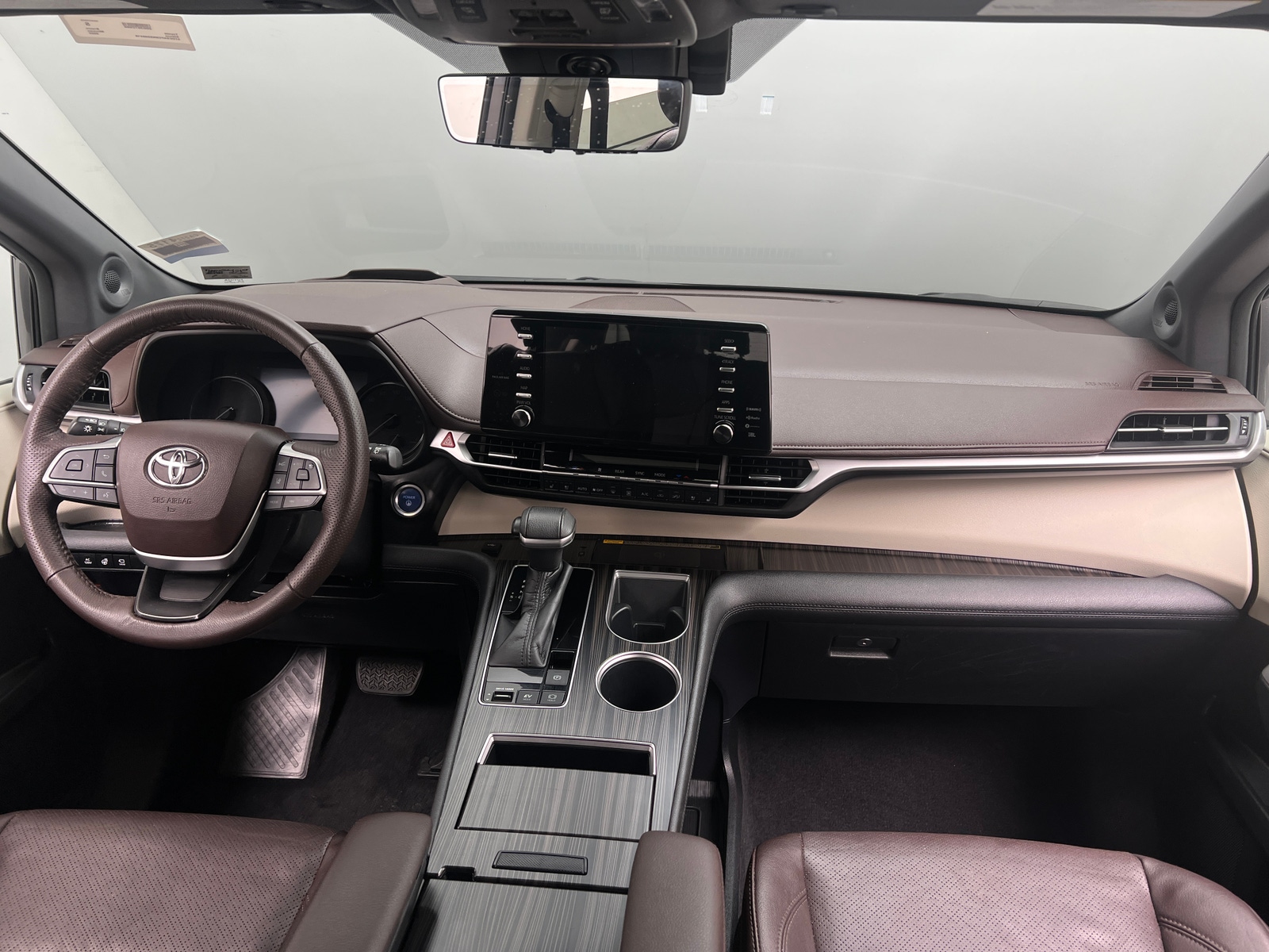 Thumbnail: 2022 Toyota Sienna - 2