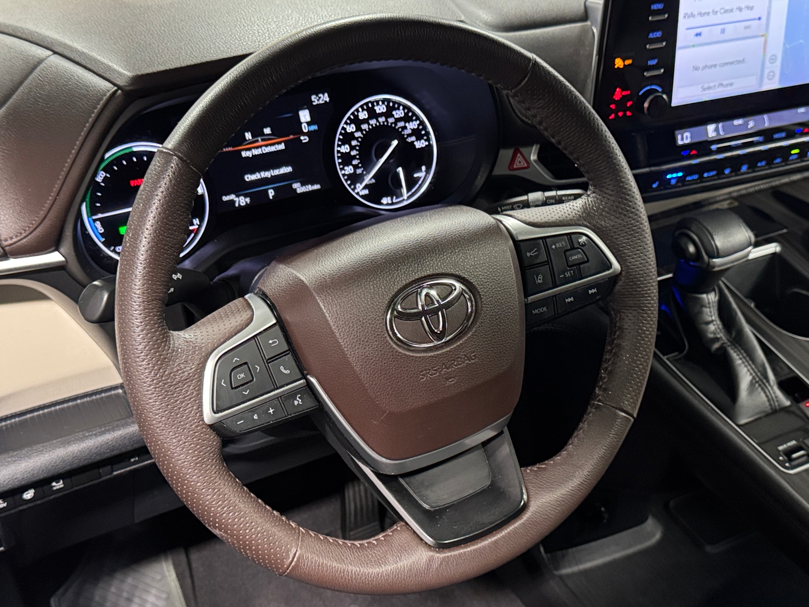 Thumbnail: 2022 Toyota Sienna - 4