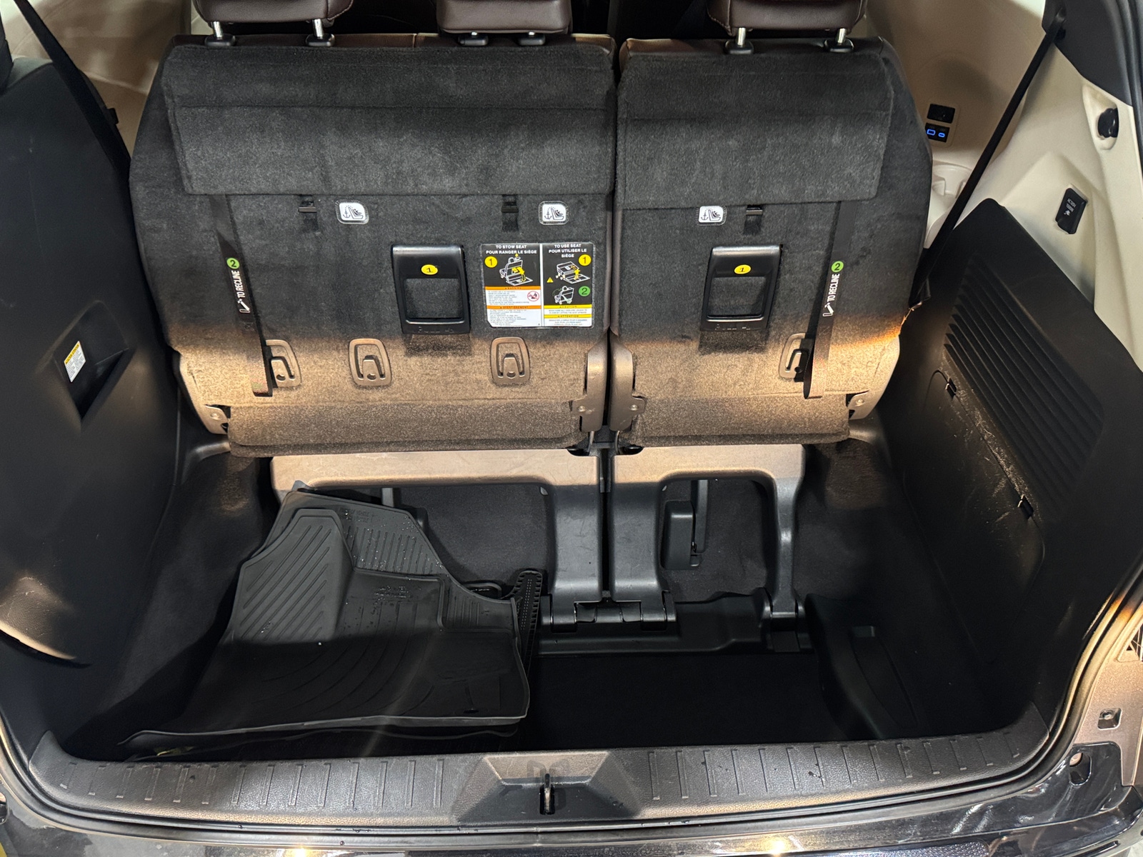 Thumbnail: 2022 Toyota Sienna - 6