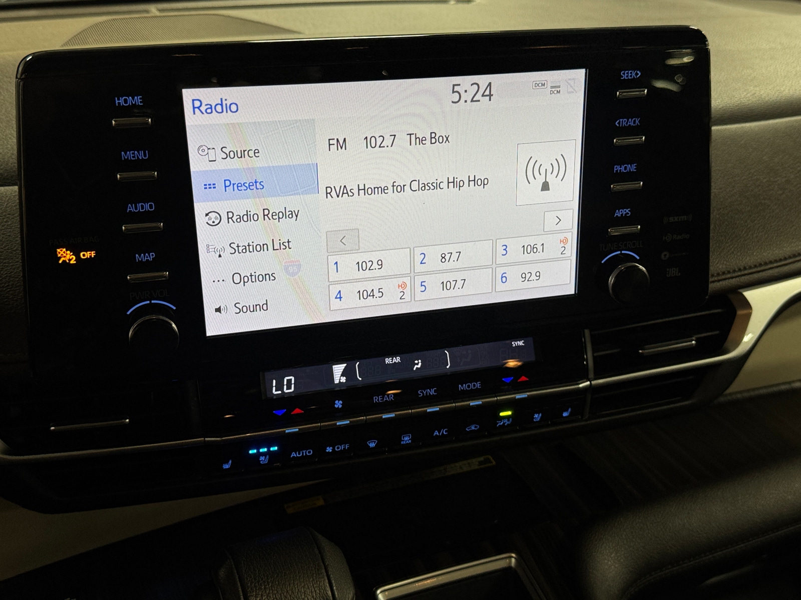 Thumbnail: 2022 Toyota Sienna - 3