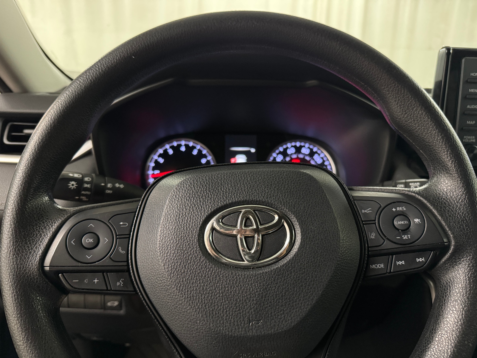 Thumbnail: 2019 Toyota RAV4 - 5