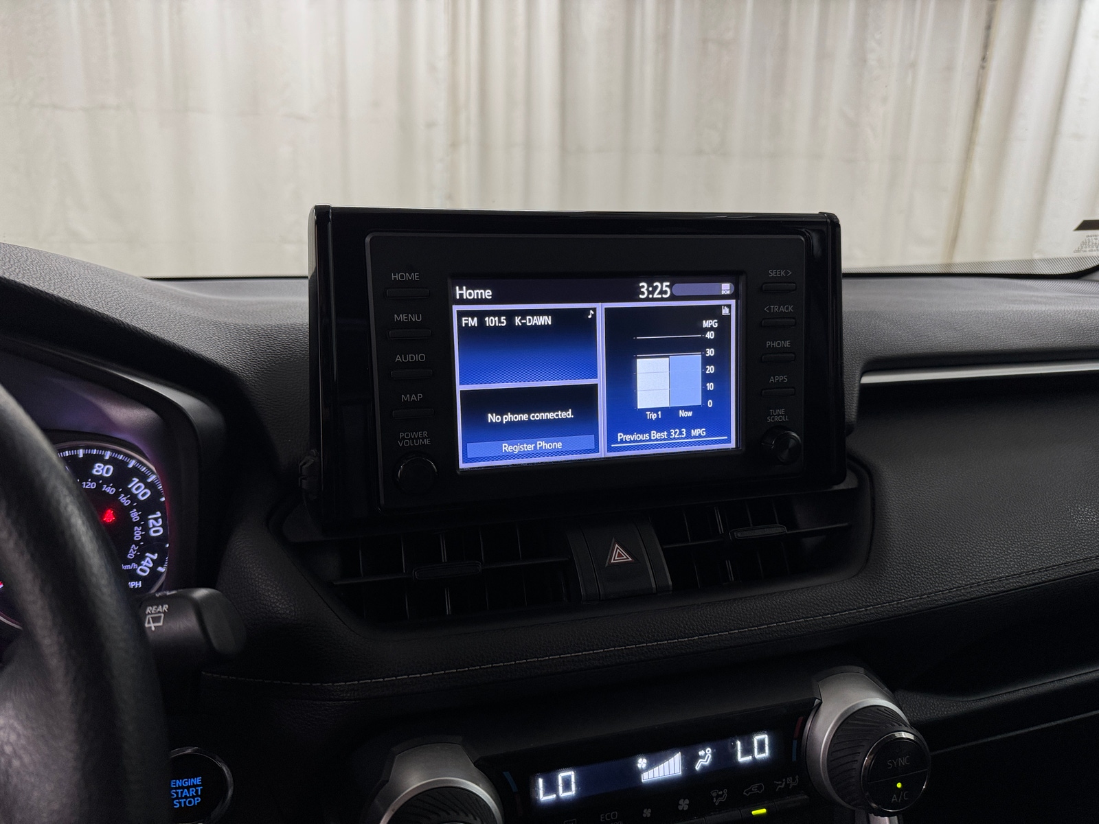 Thumbnail: 2019 Toyota RAV4 - 4
