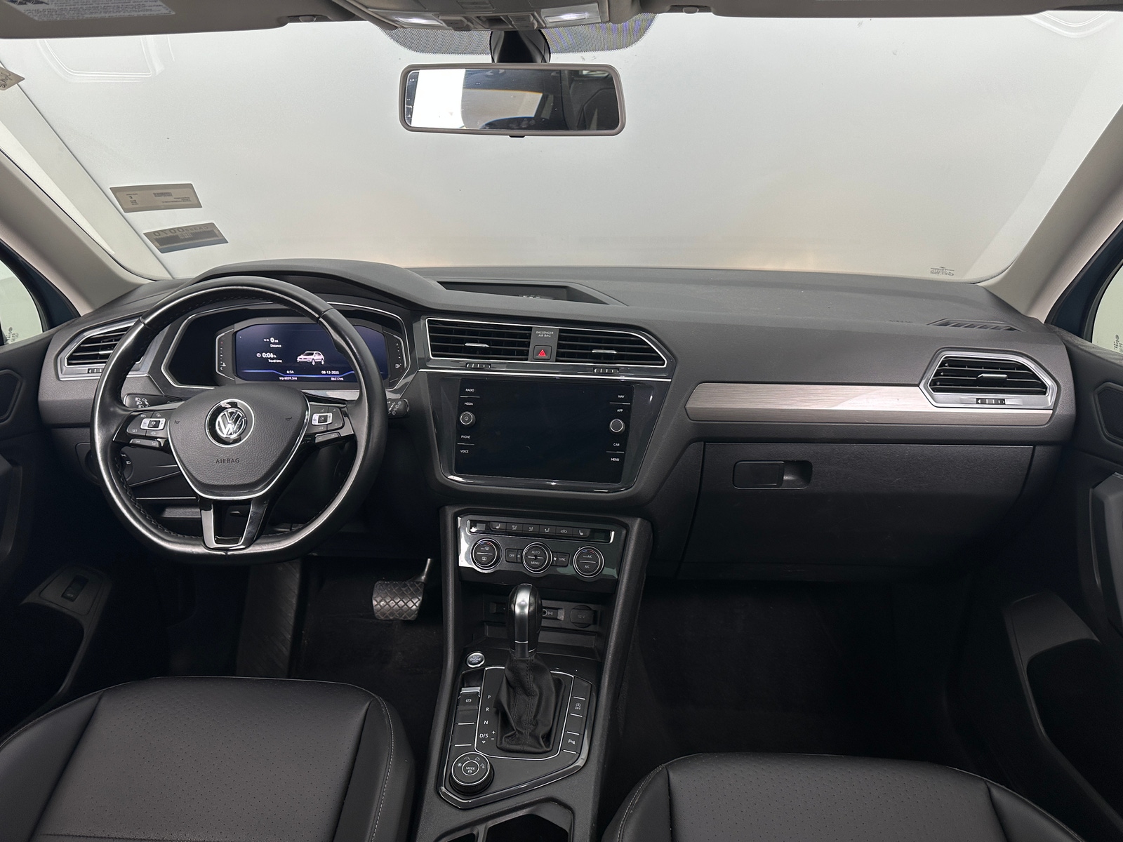 Thumbnail: 2019 Volkswagen Tiguan - 2