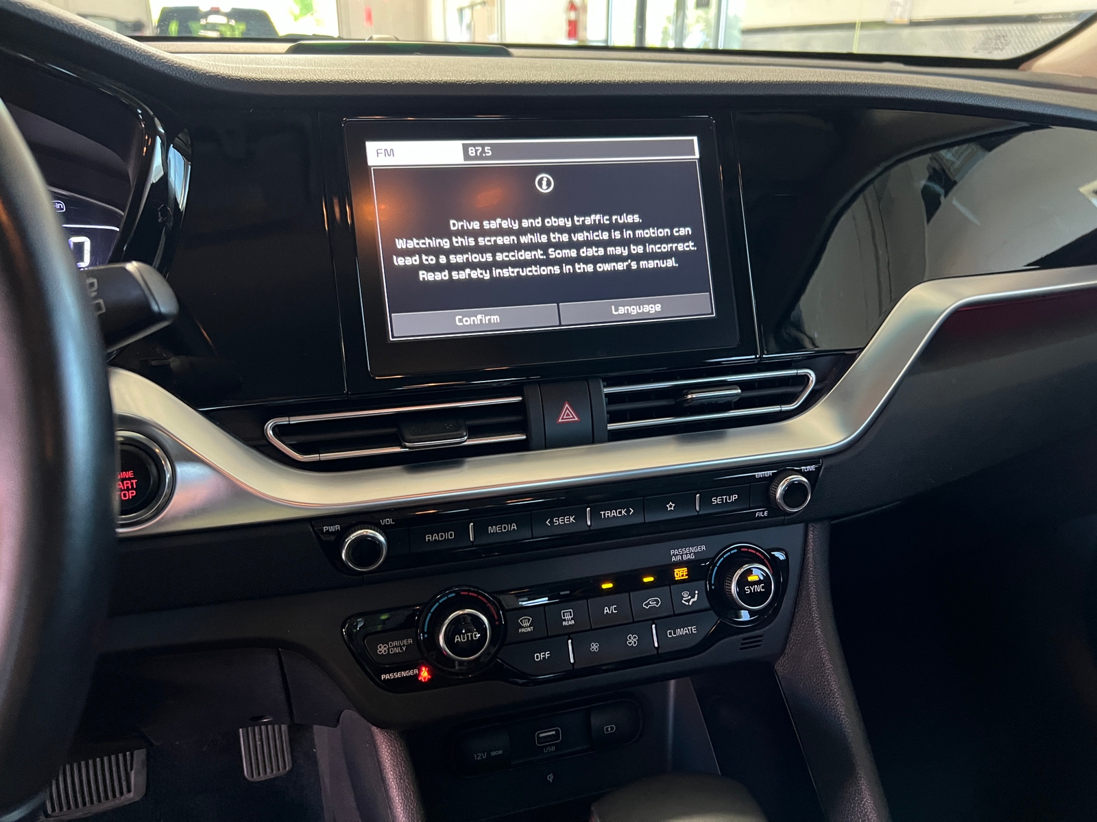 Thumbnail: 2020 Kia Niro - 3