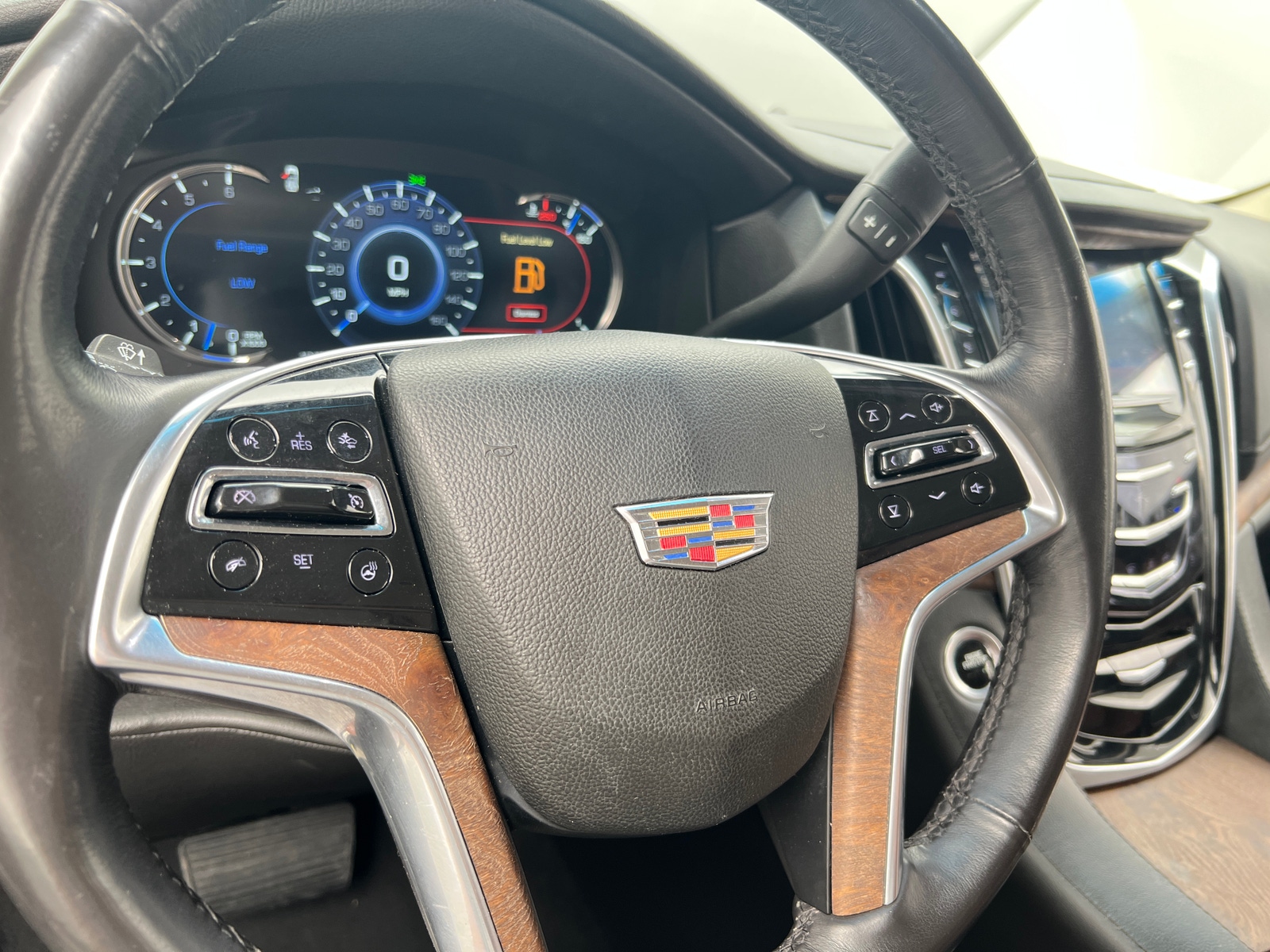 Thumbnail: 2019 Cadillac Escalade - 4