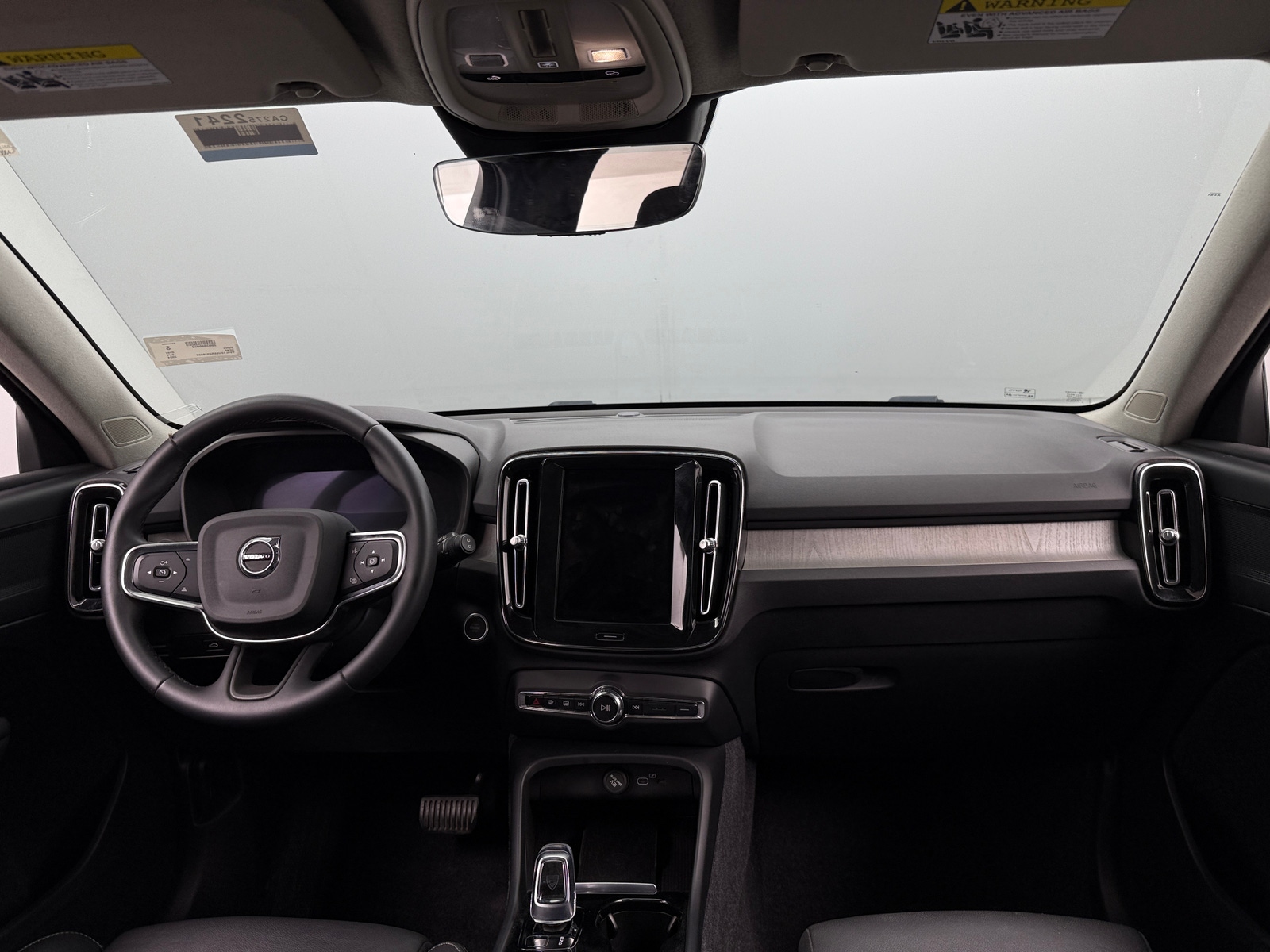 Thumbnail: 2024 Volvo XC40 - 2