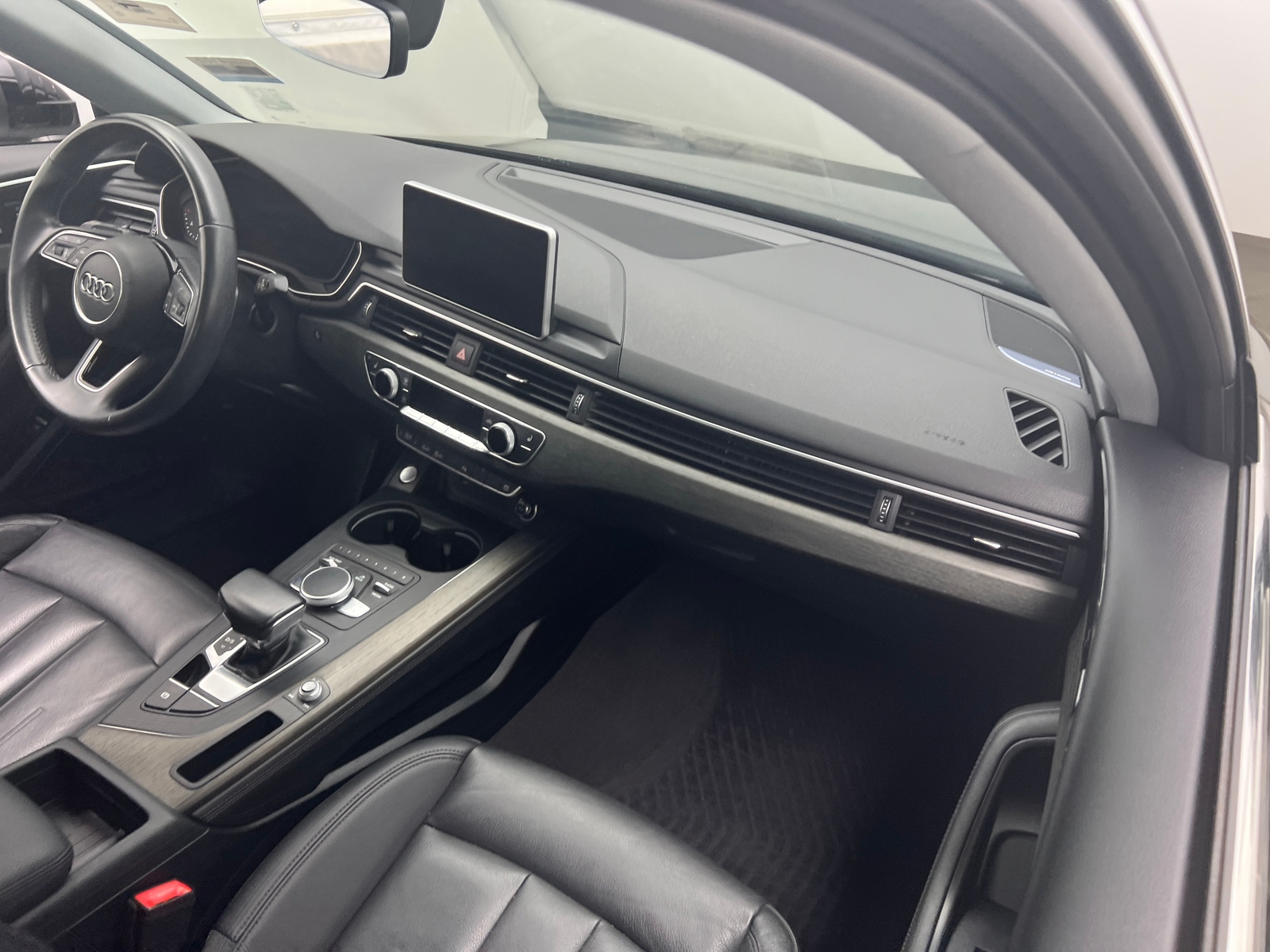 Thumbnail: 2019 Audi A4 - 2