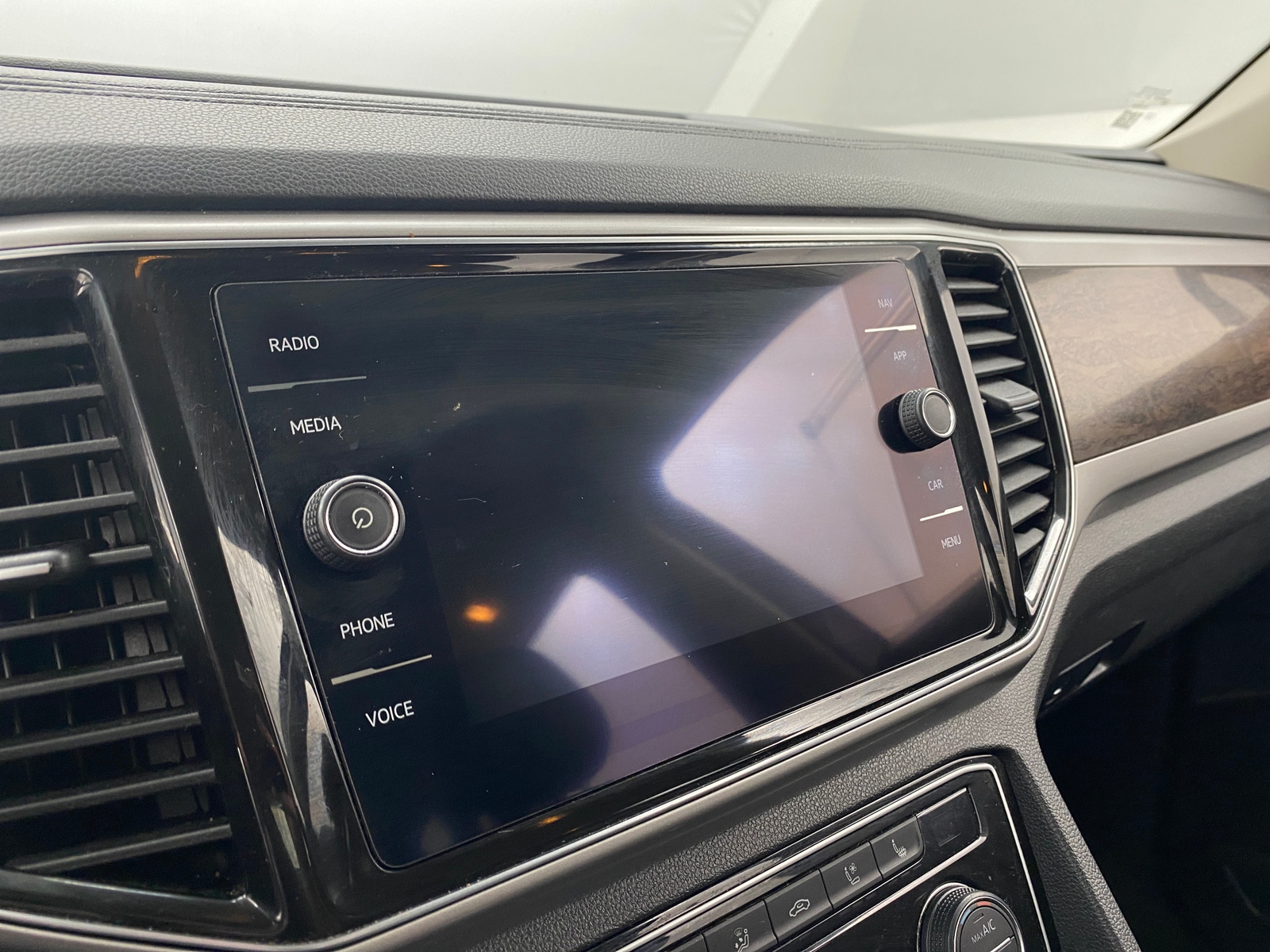 Thumbnail: 2019 Volkswagen Atlas - 3