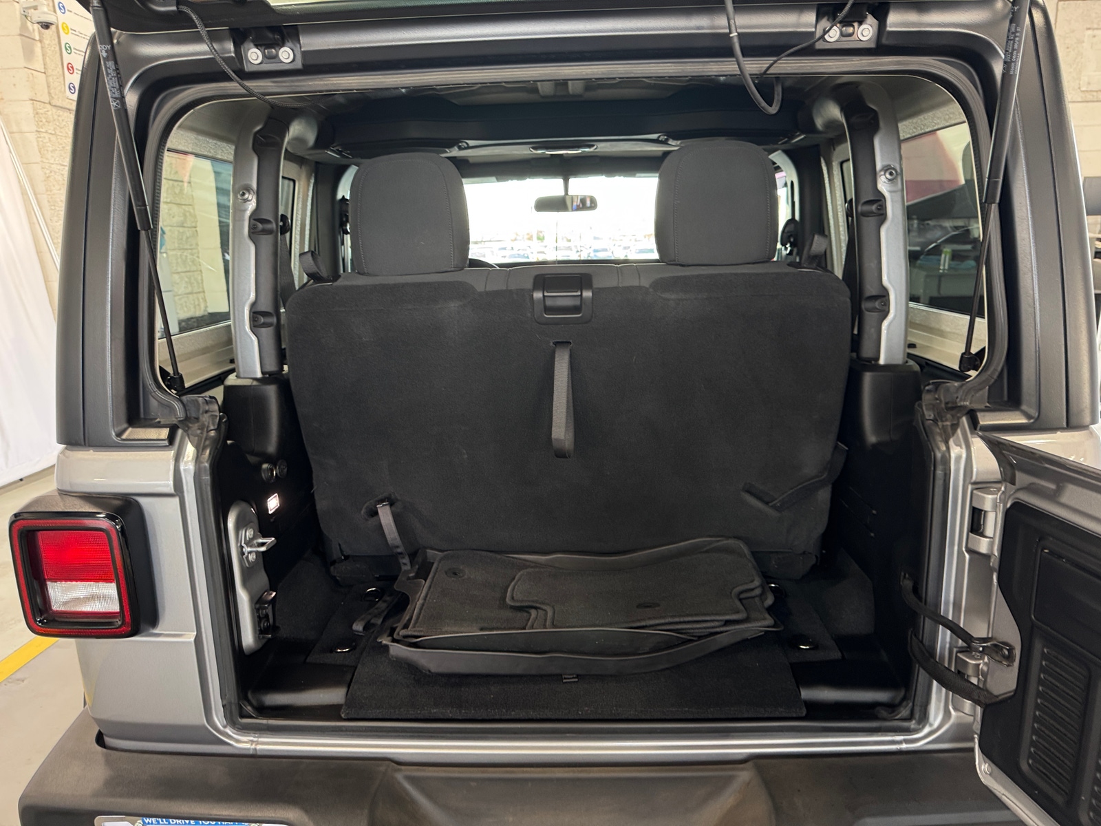 Thumbnail: 2018 Jeep Wrangler - 7