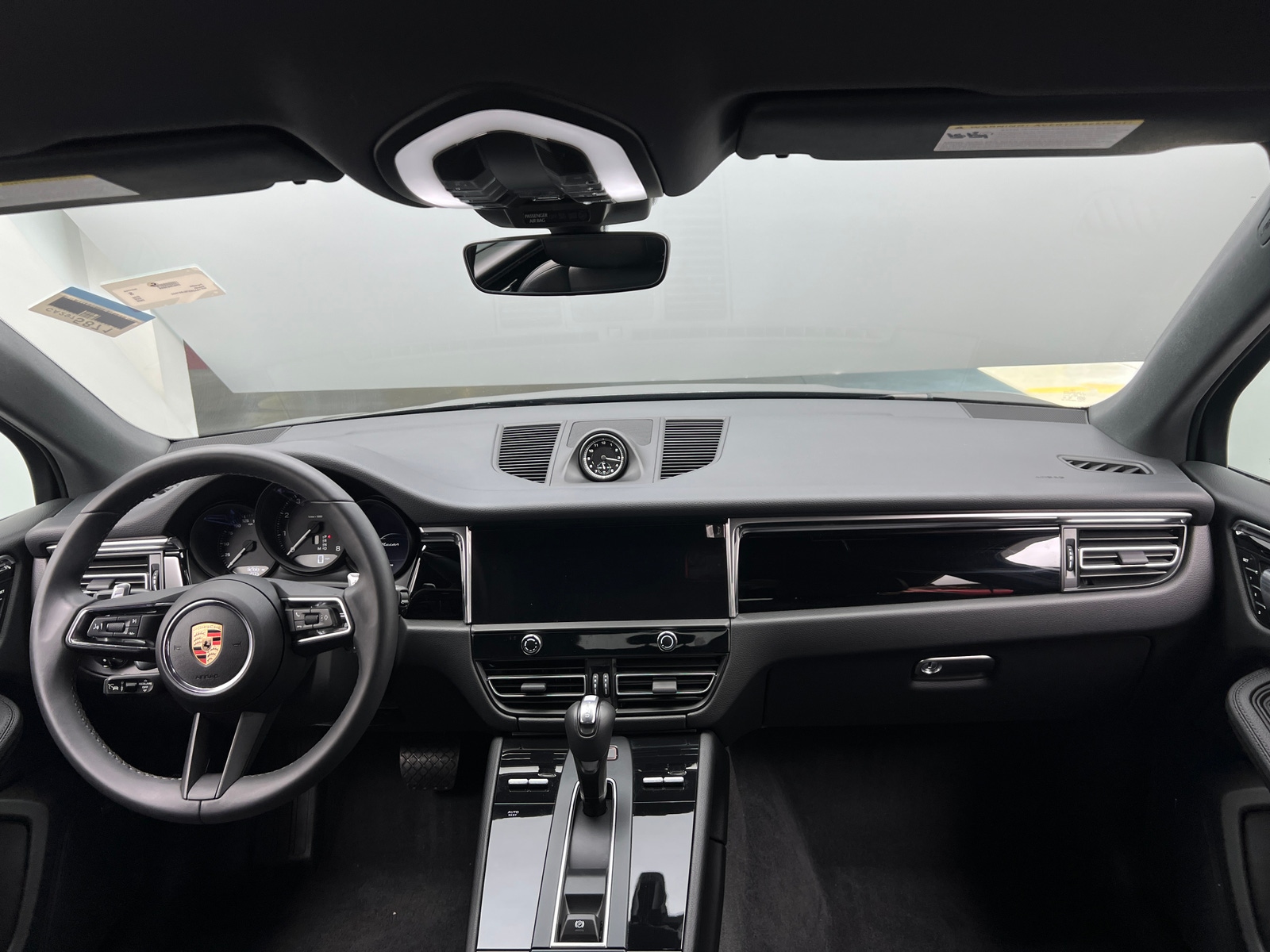 Thumbnail: 2025 Porsche Macan - 3