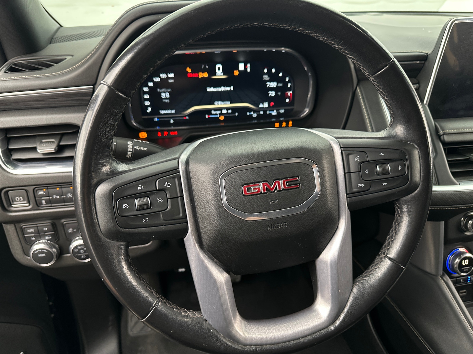Thumbnail: 2022 GMC Yukon XL - 4