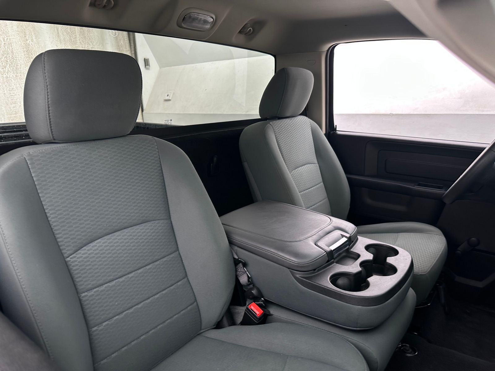Thumbnail: 2020 RAM 1500 Classic - 2
