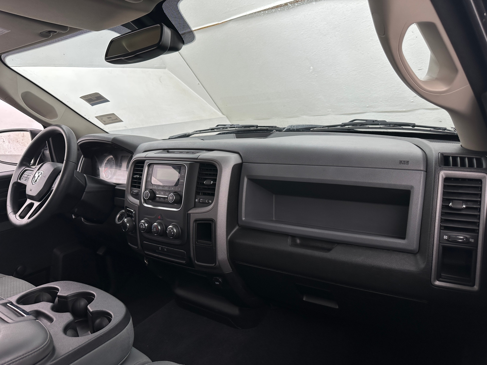 Thumbnail: 2020 RAM 1500 Classic - 3