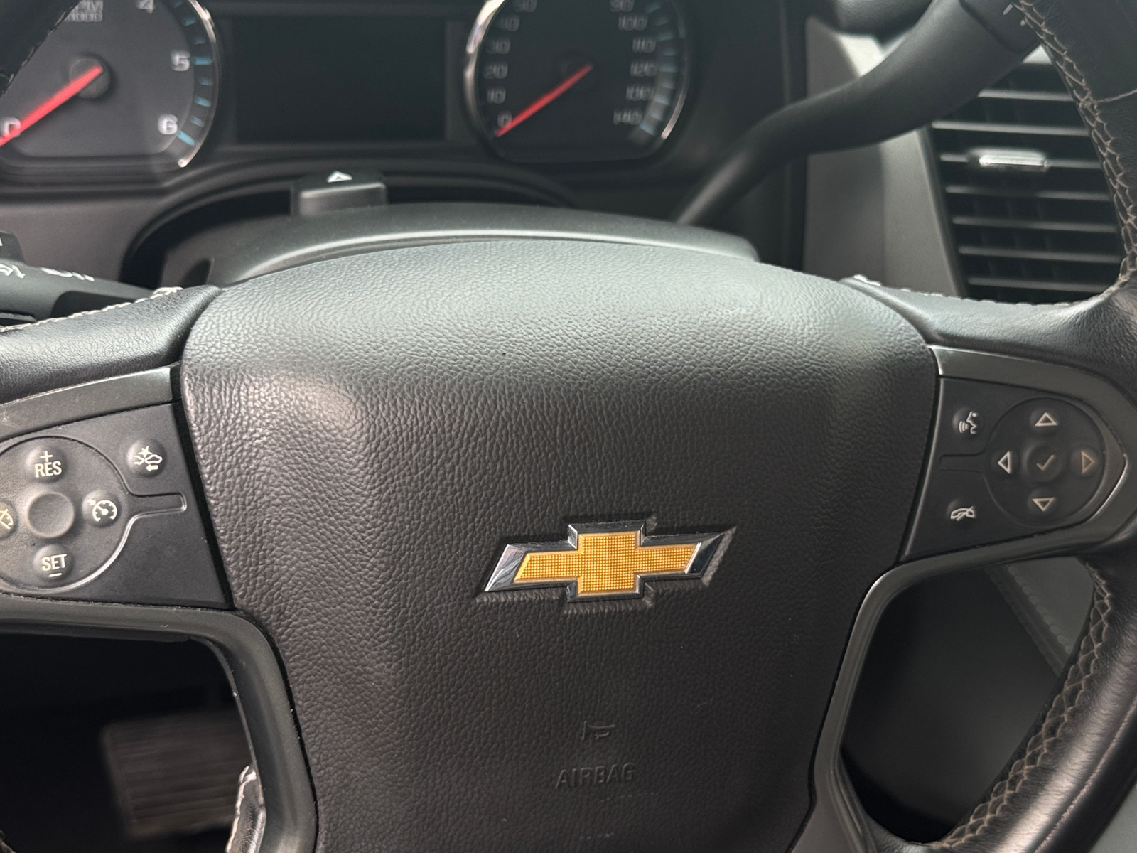 Thumbnail: 2020 Chevrolet Tahoe - 4