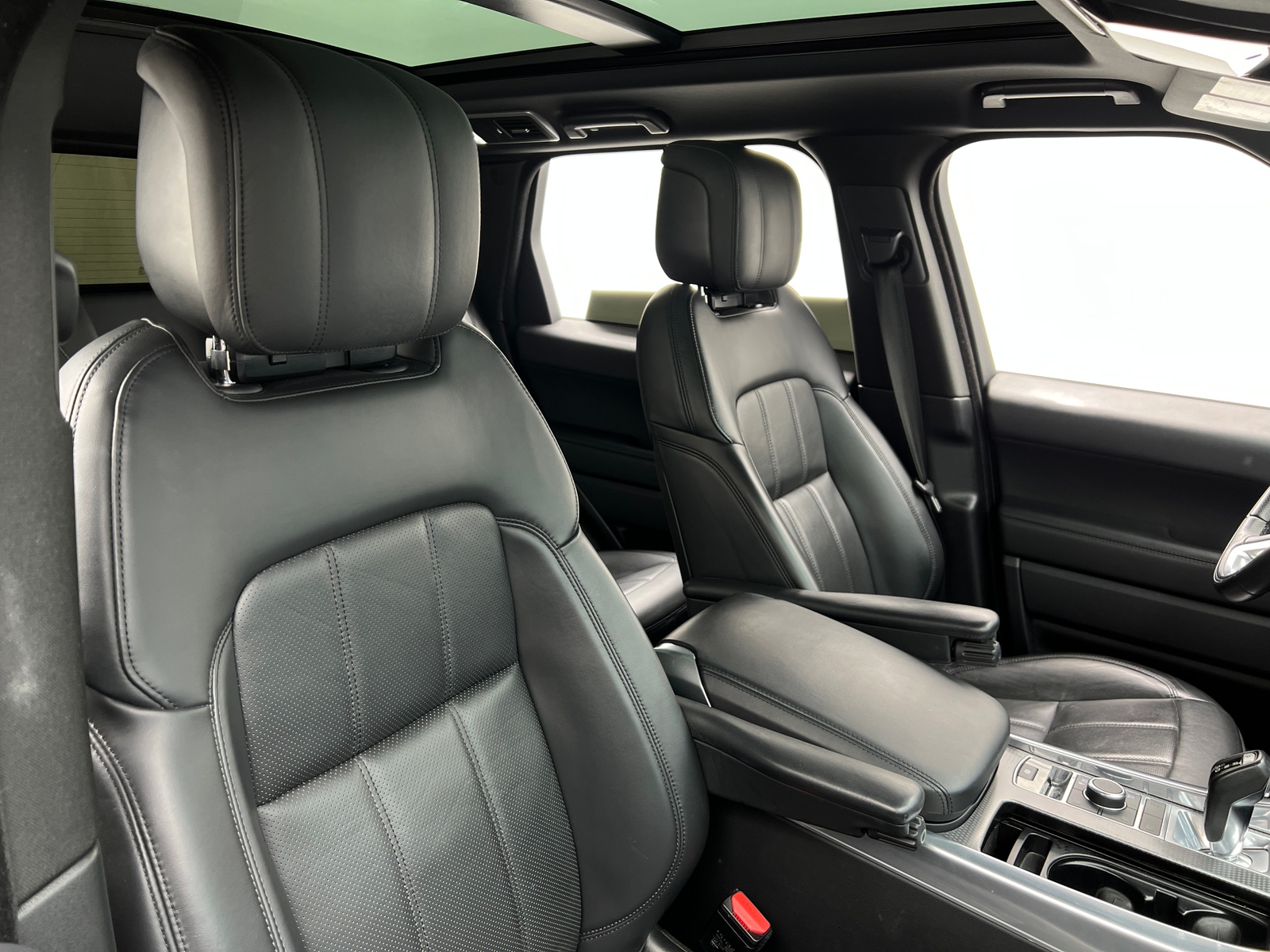 Thumbnail: 2018 Land Rover Range Rover Sport - 2