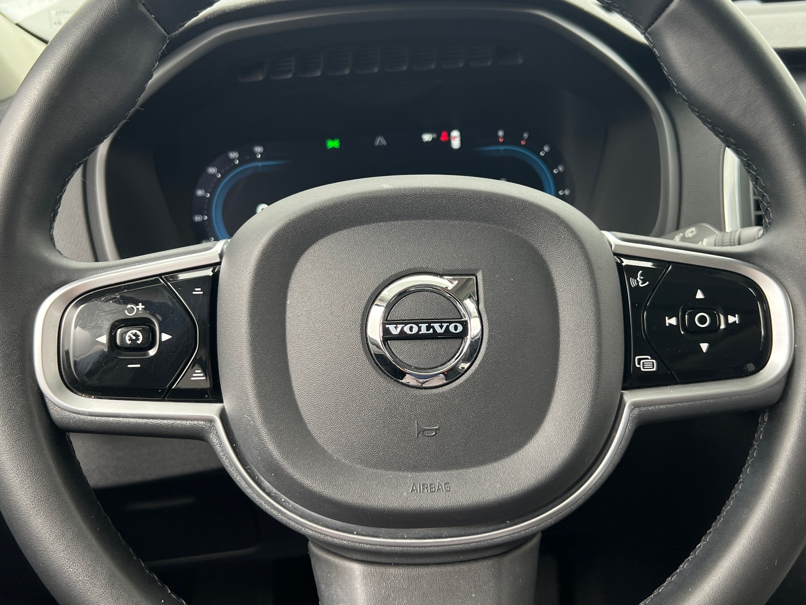 Thumbnail: 2023 Volvo XC90 - 4