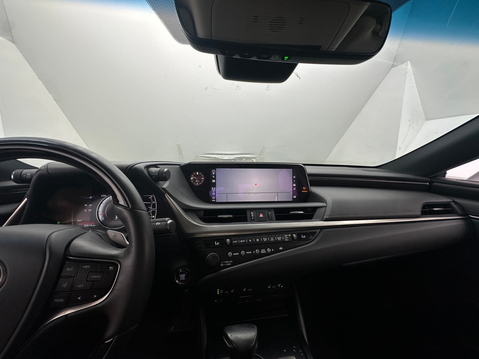 Thumbnail: 2020 Lexus ES - 2