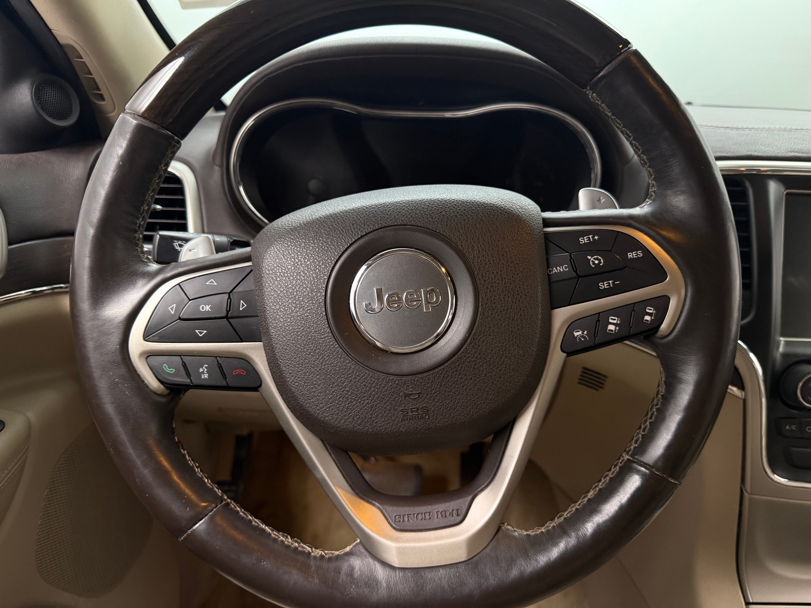 Thumbnail: 2015 Jeep Grand Cherokee - 4