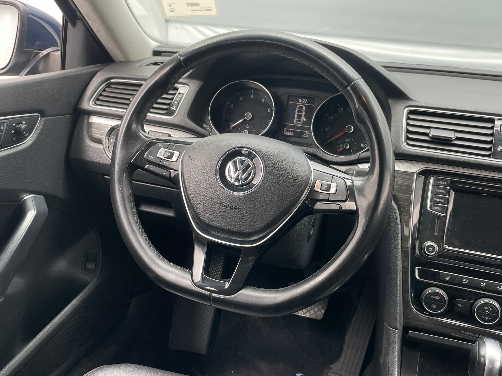 Thumbnail: 2018 Volkswagen Passat - 4