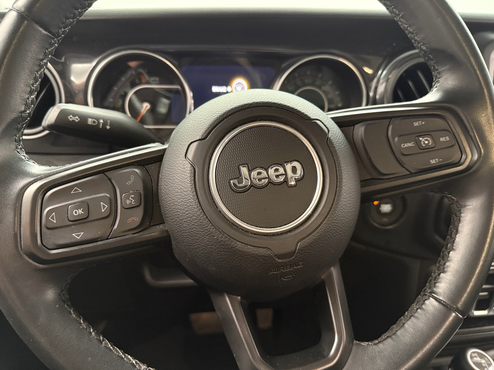 Thumbnail: 2022 Jeep Wrangler - 5
