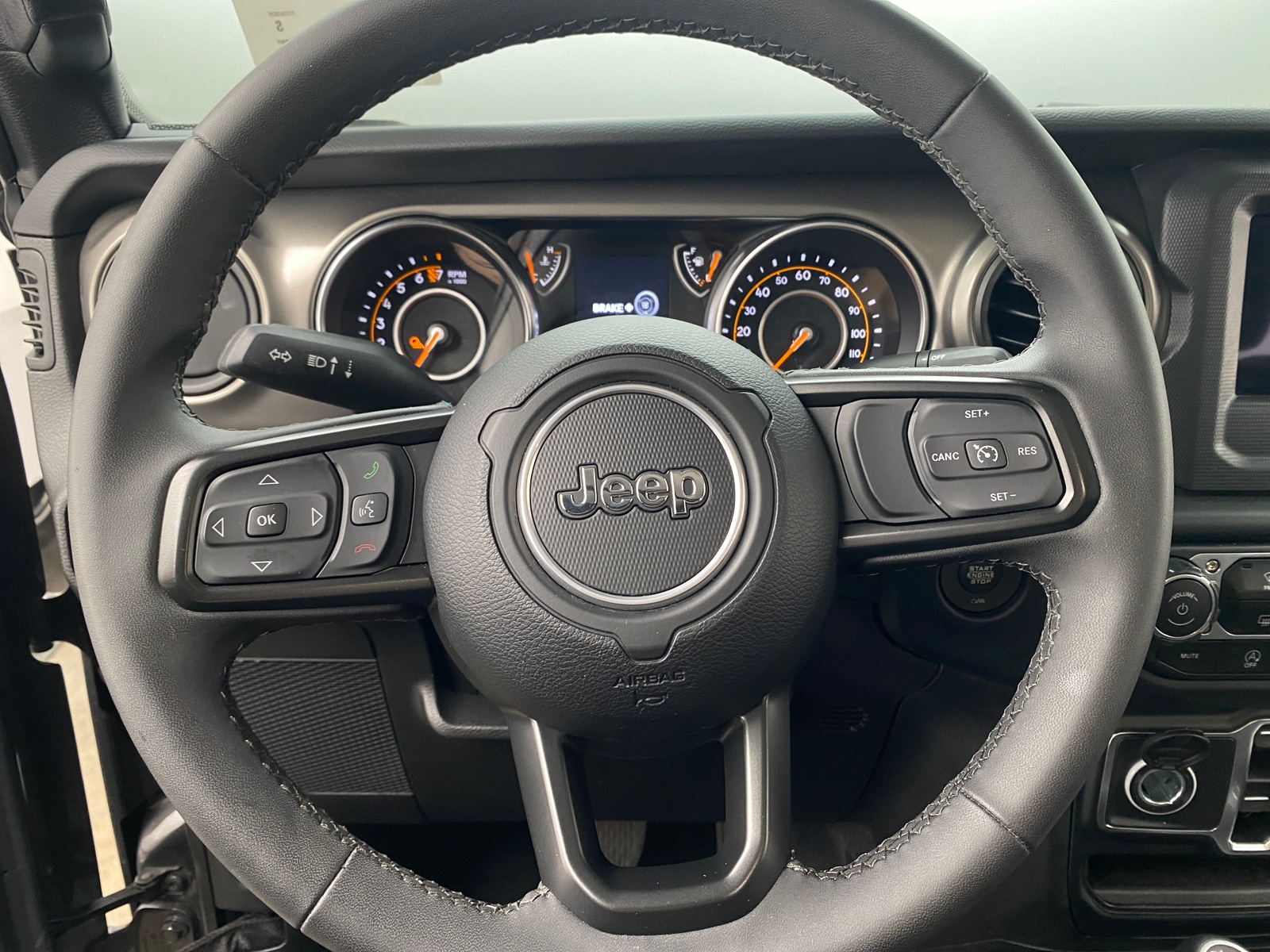 Thumbnail: 2023 Jeep Gladiator - 5