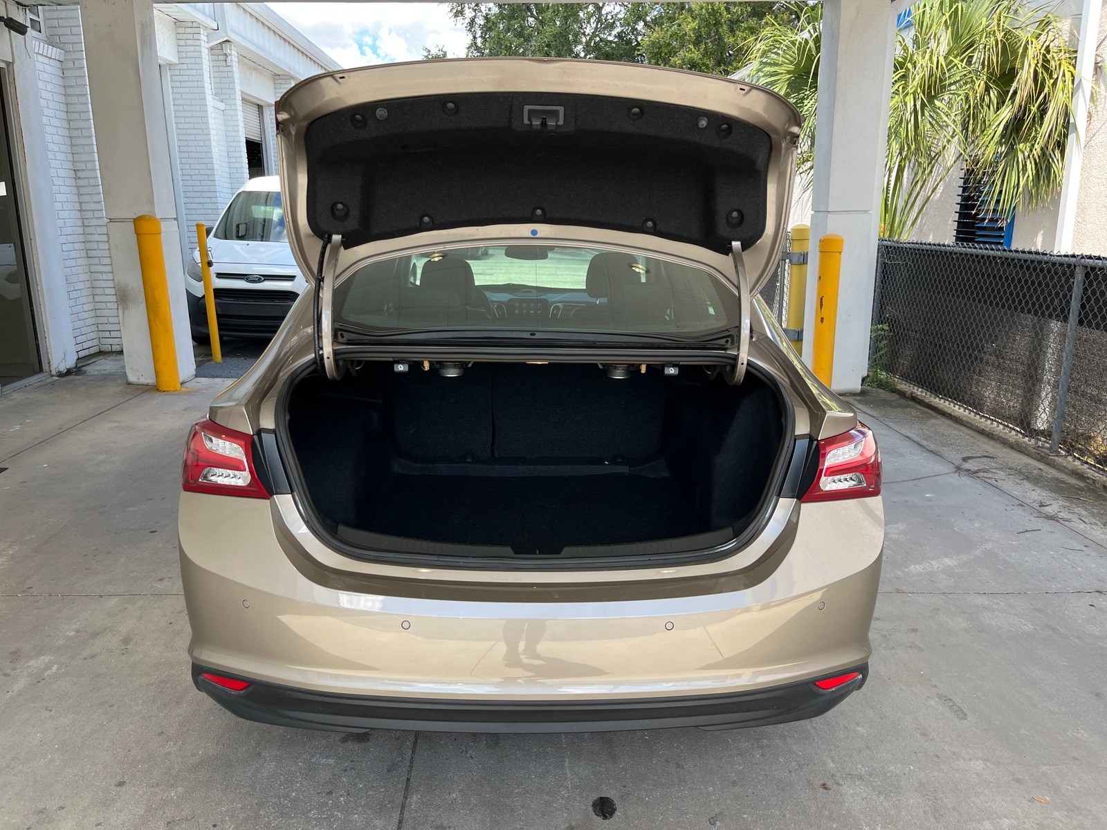 Thumbnail: 2024 Chevrolet Malibu - 6