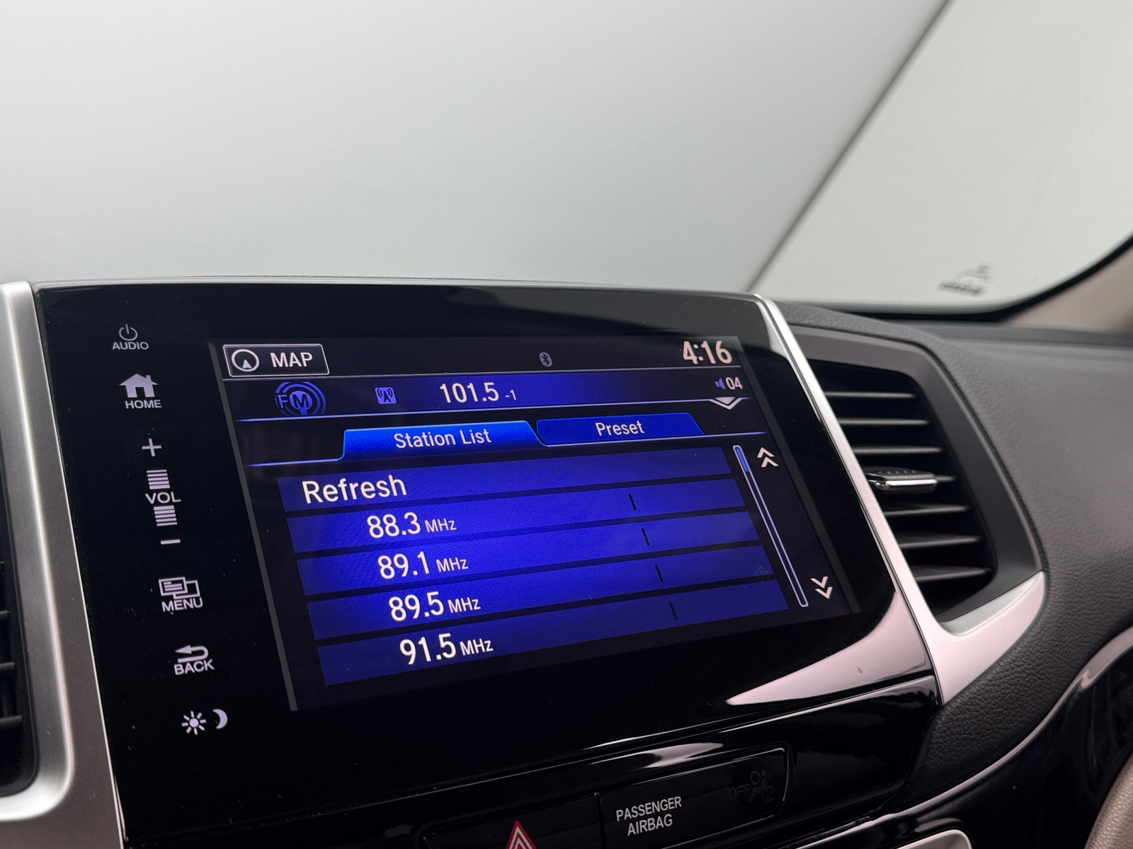 Thumbnail: 2018 Honda Pilot - 3