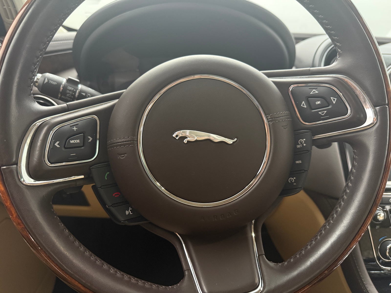 Thumbnail: 2019 Jaguar XJ - 4