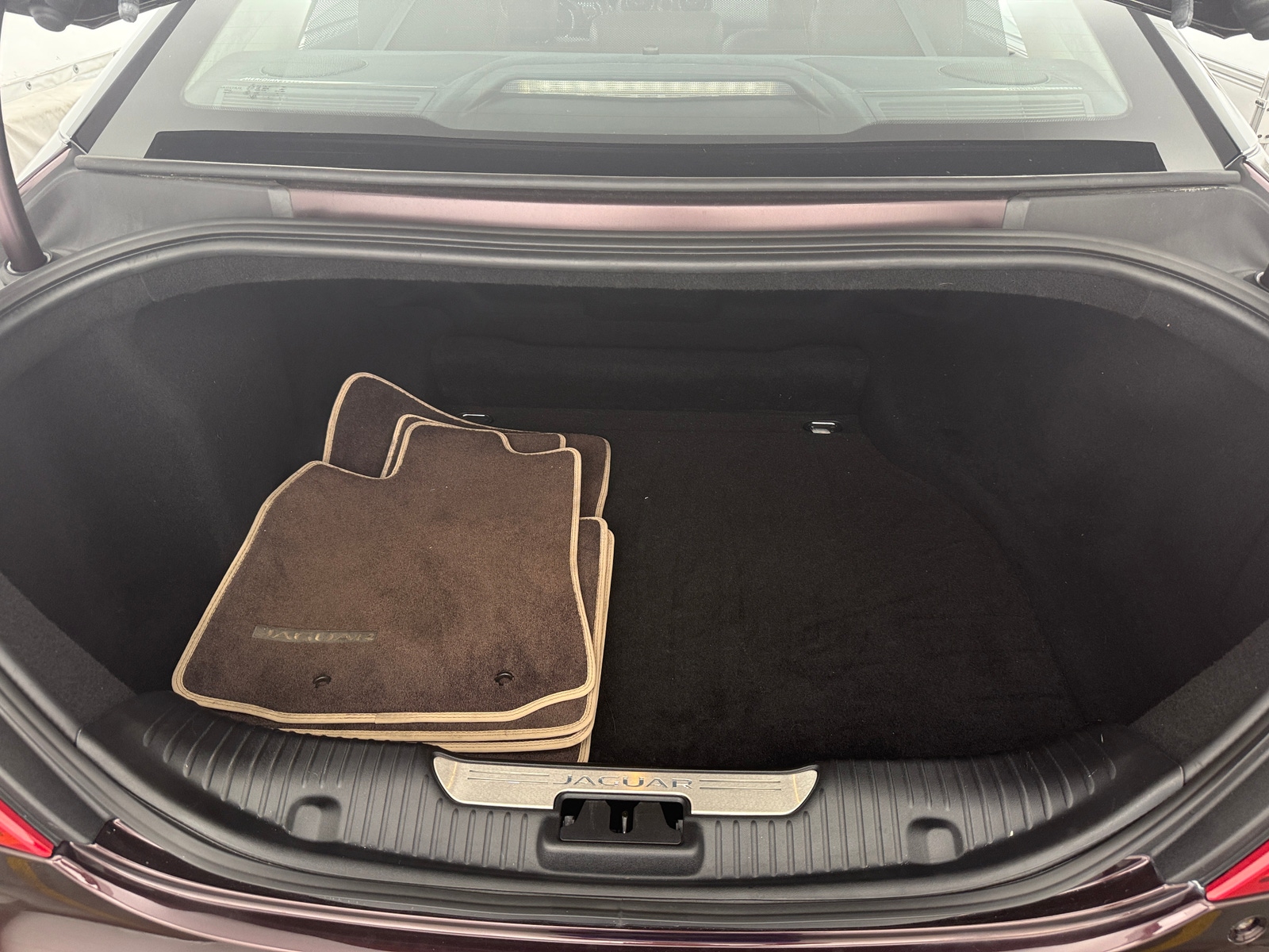 Thumbnail: 2019 Jaguar XJ - 6