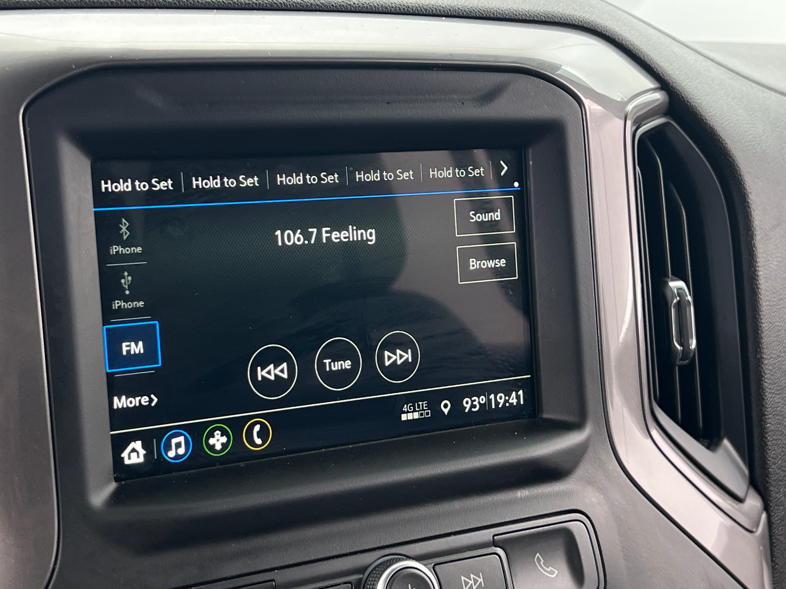 Thumbnail: 2019 Chevrolet Silverado 1500 - 4