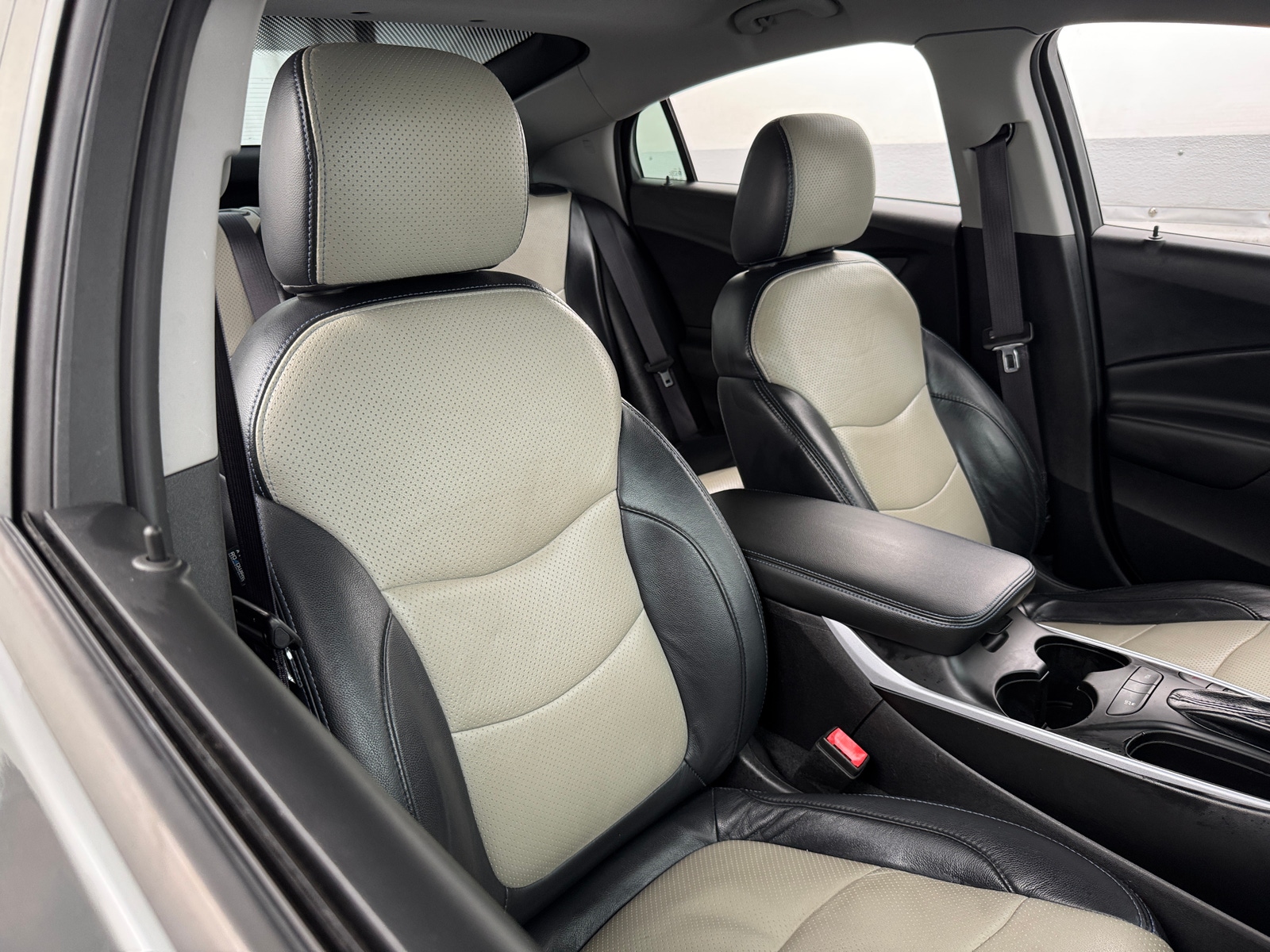 Thumbnail: 2017 Chevrolet Volt - 2