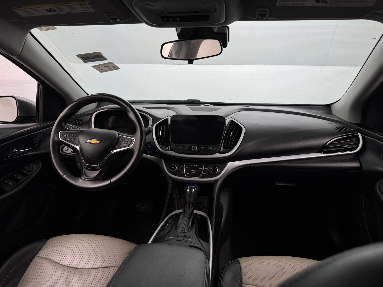 Thumbnail: 2017 Chevrolet Volt - 3