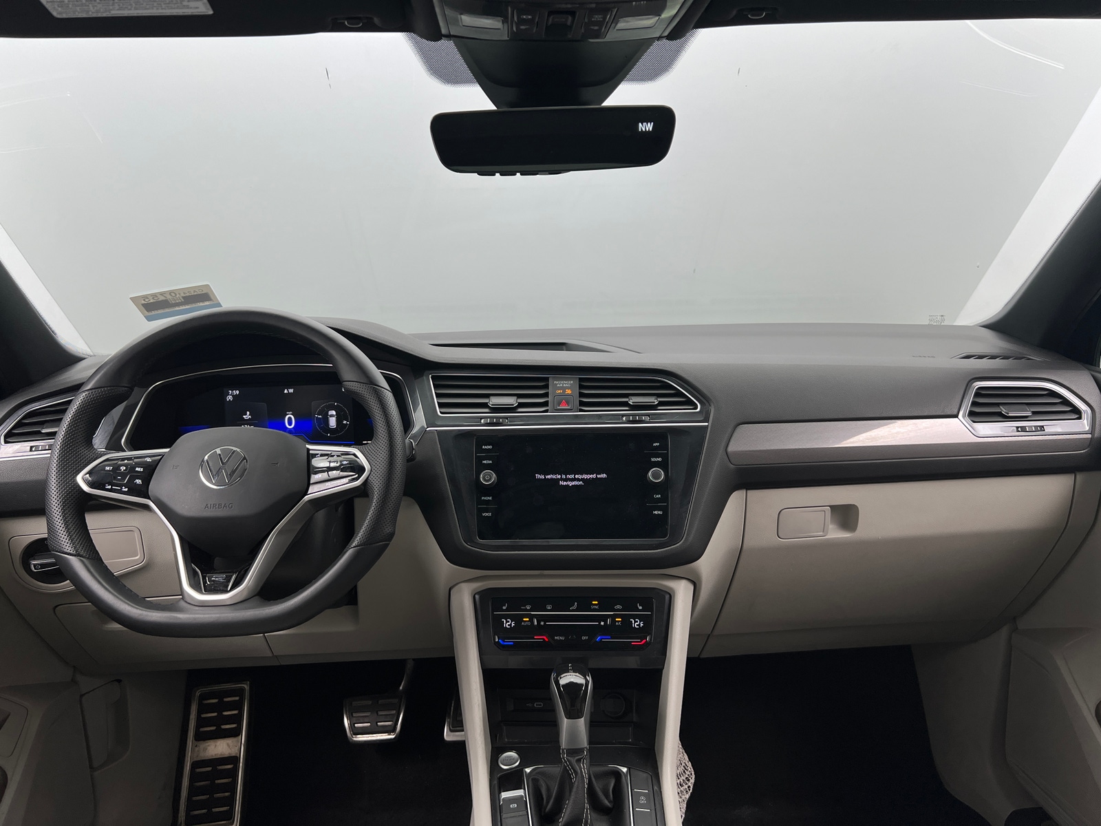 Thumbnail: 2022 Volkswagen Tiguan - 2